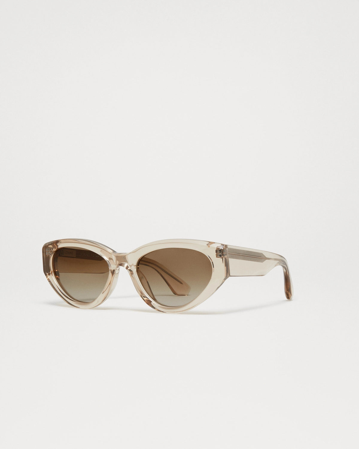 06 Sunglasses in Ecru