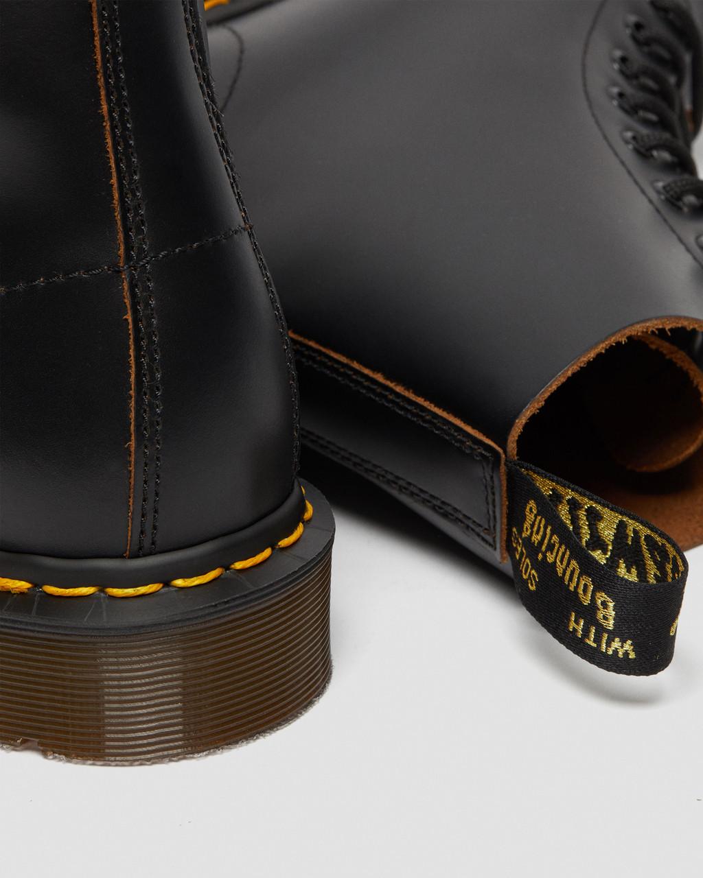 1460 Vintage Lace Up Boots in Black Quilon