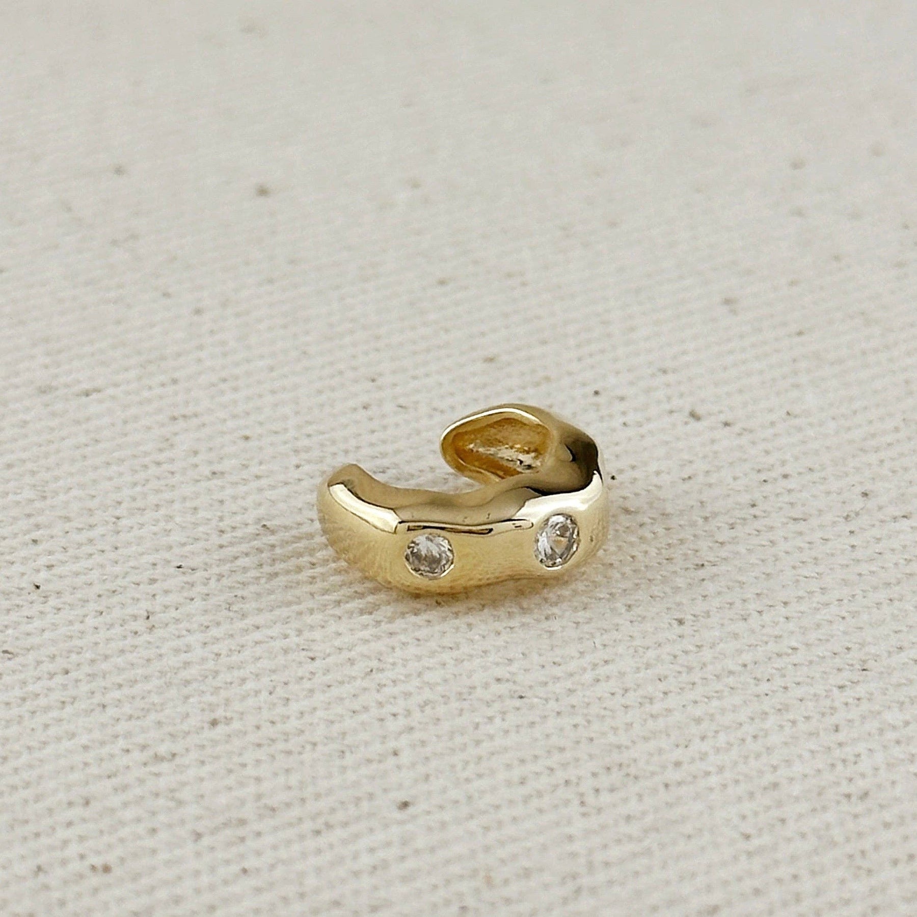 18k Waved Ear Cuff in Crystal