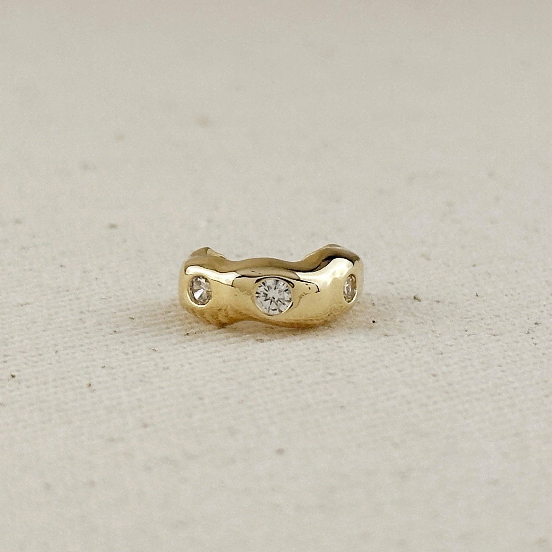 18k Waved Ear Cuff in Crystal