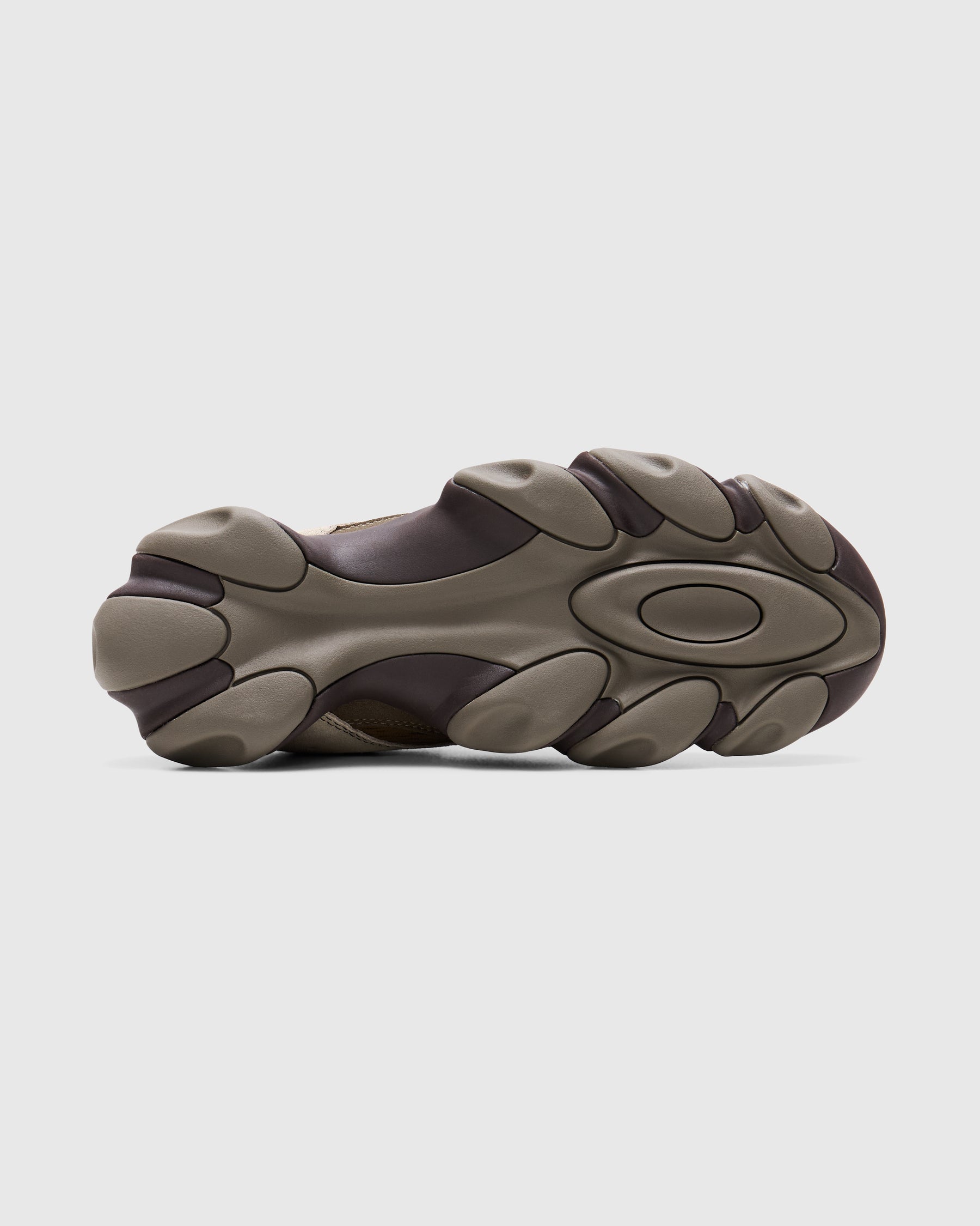 Brain Dead Oakley Factory Team Flesh Sandal in Stone/Olive Homme Essentials