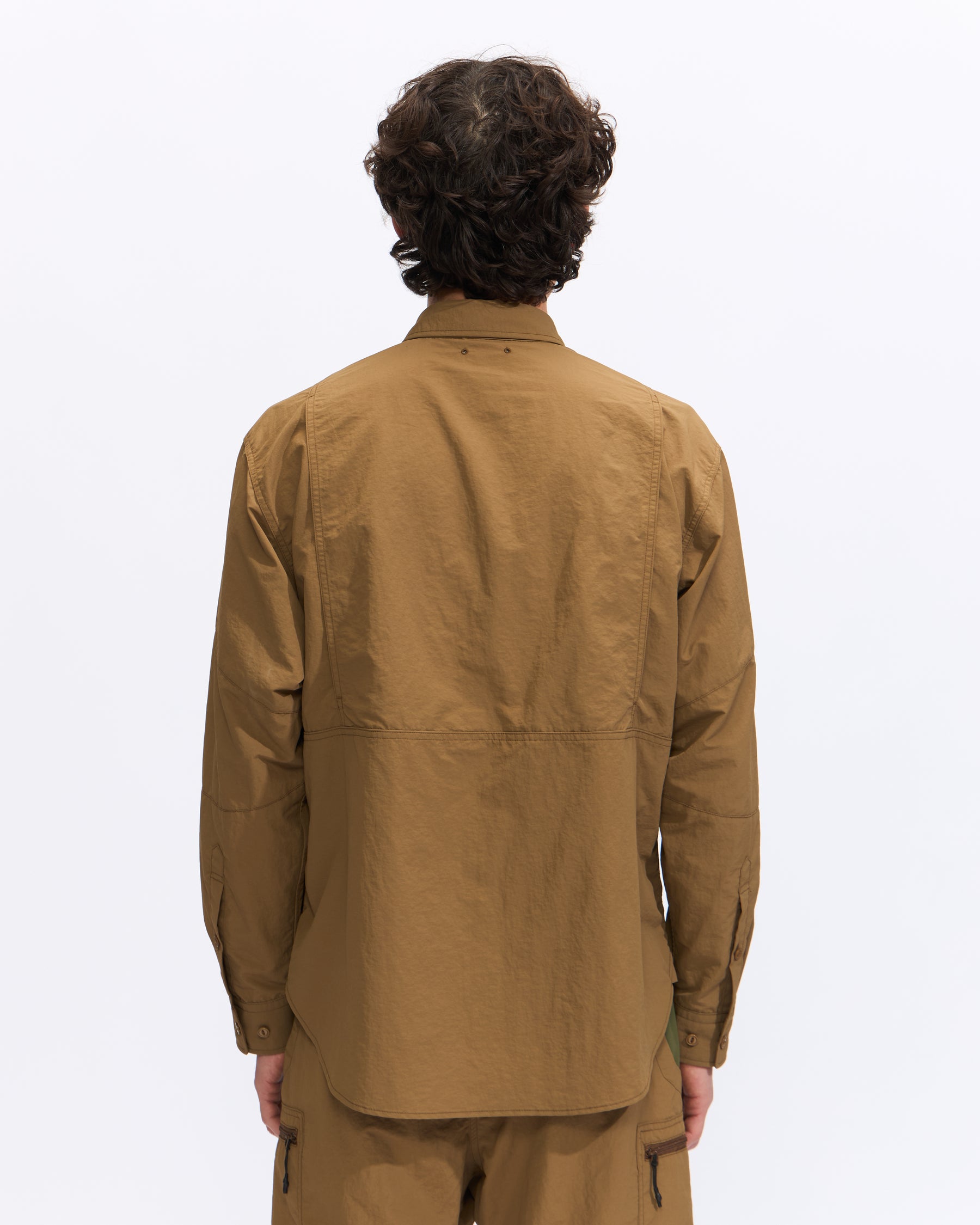 Gramicci Nylon Brentwood Shirt in Coyote Homme Essentials