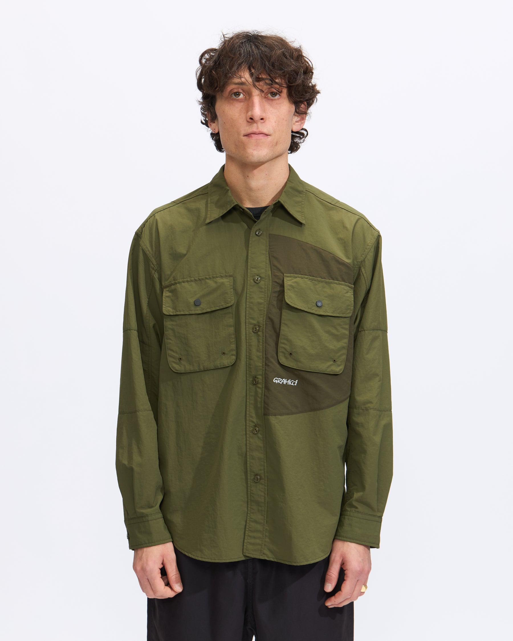Gramicci Nylon Brentwood Shirt in Olive Homme Essentials