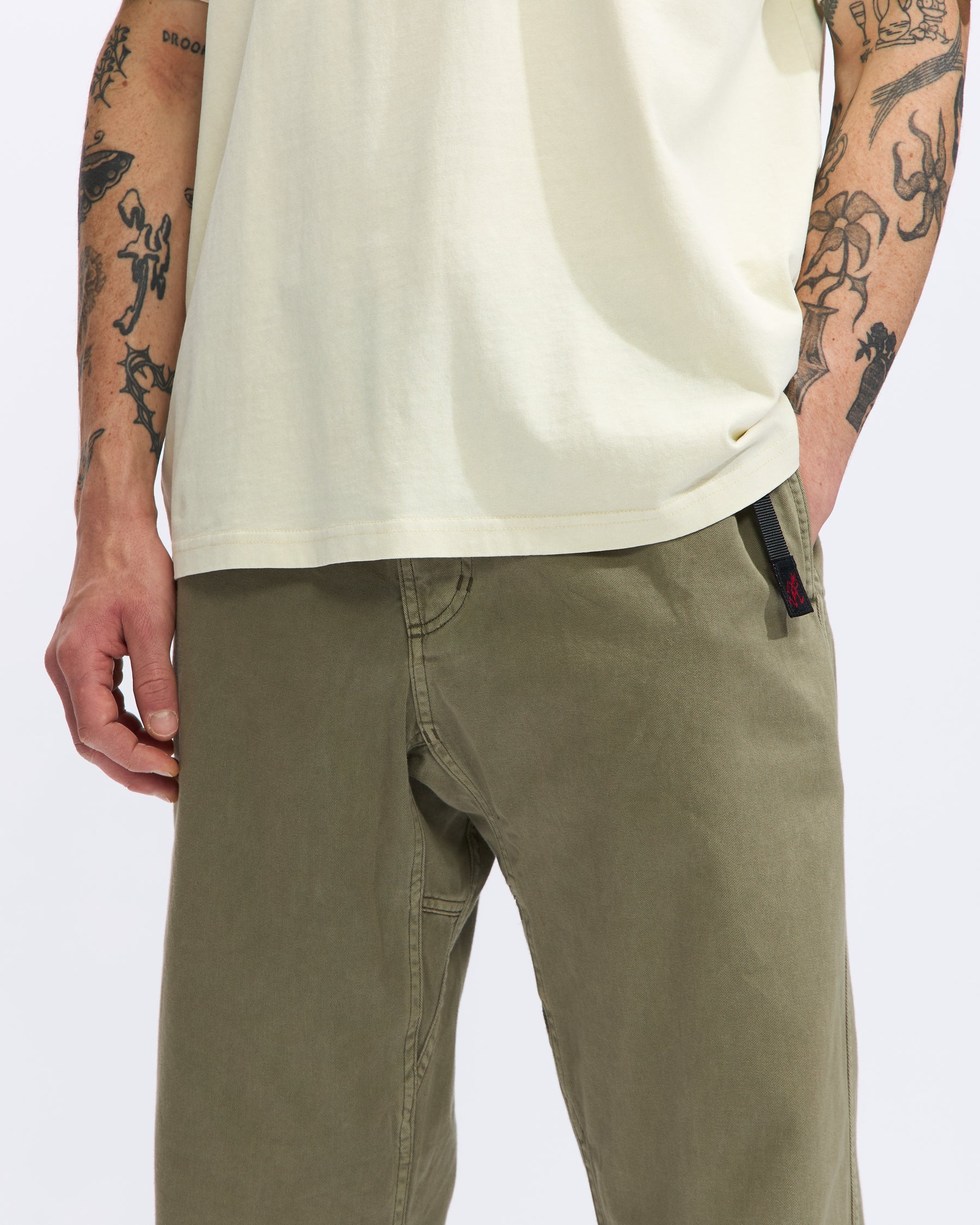 Gramicci Pant Straight Fit in Herb Pigment Homme Essentials