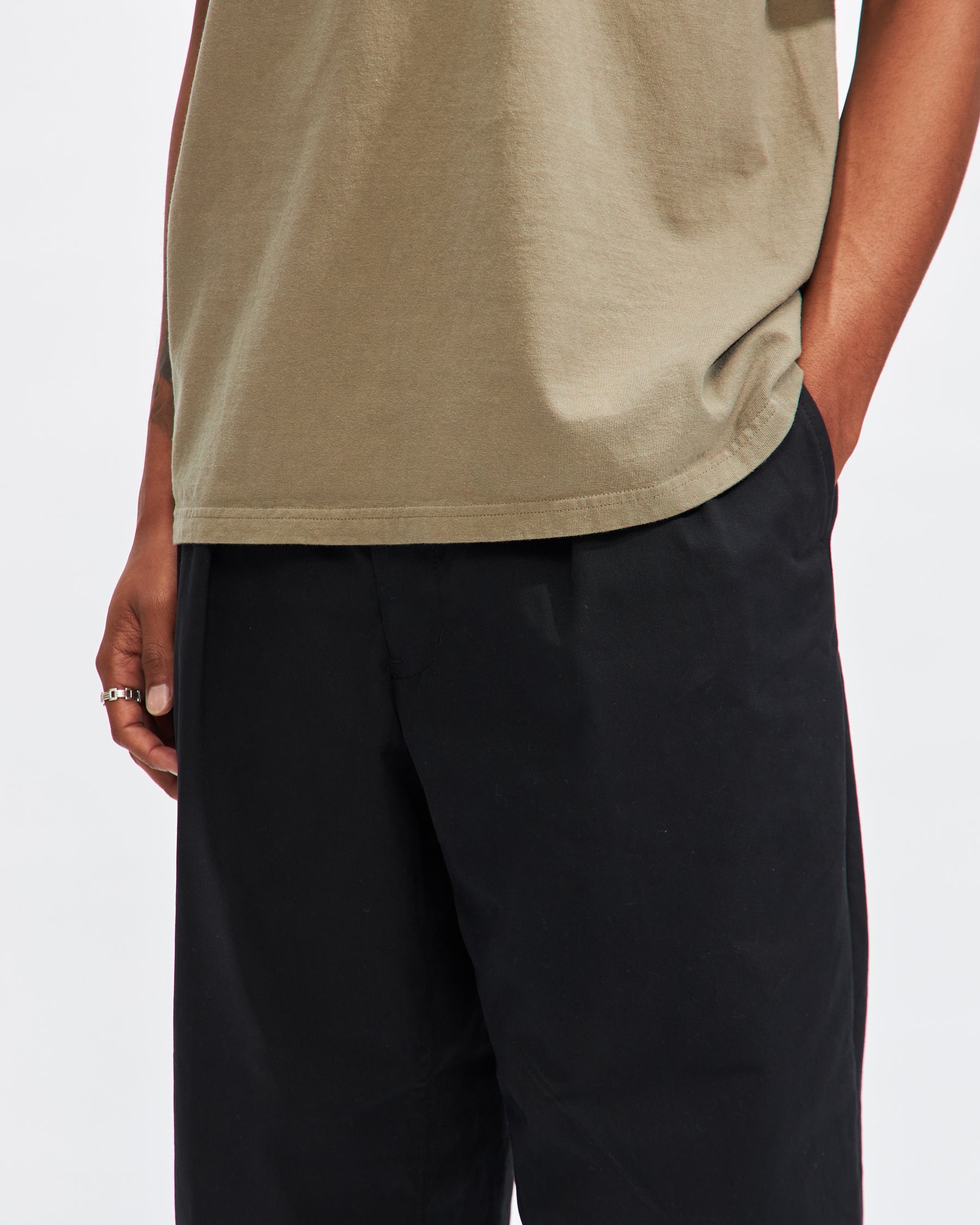 2 Pleat Twill Pant in Black