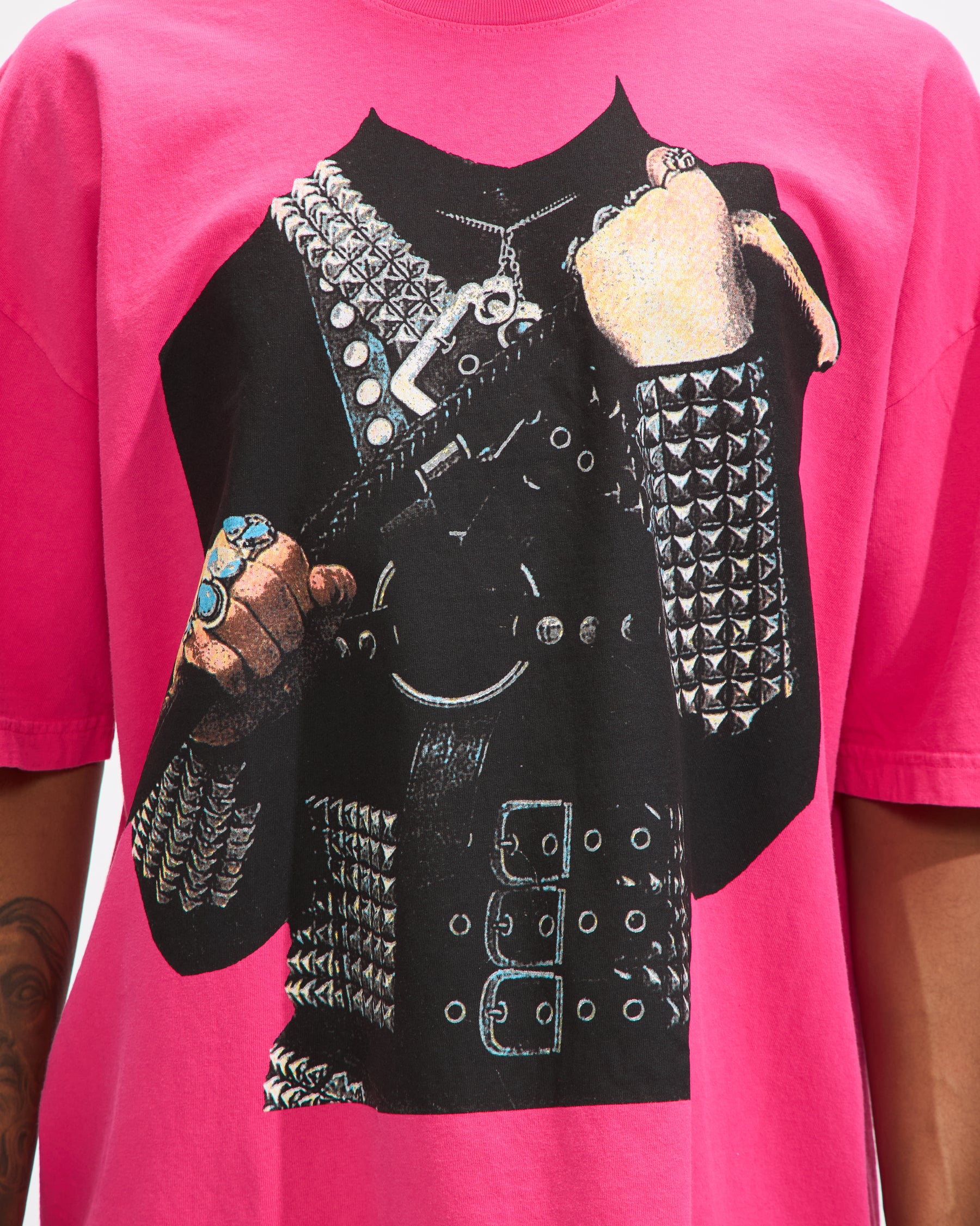 Pleasures Axed T-Shirt in Pink Homme Essentials