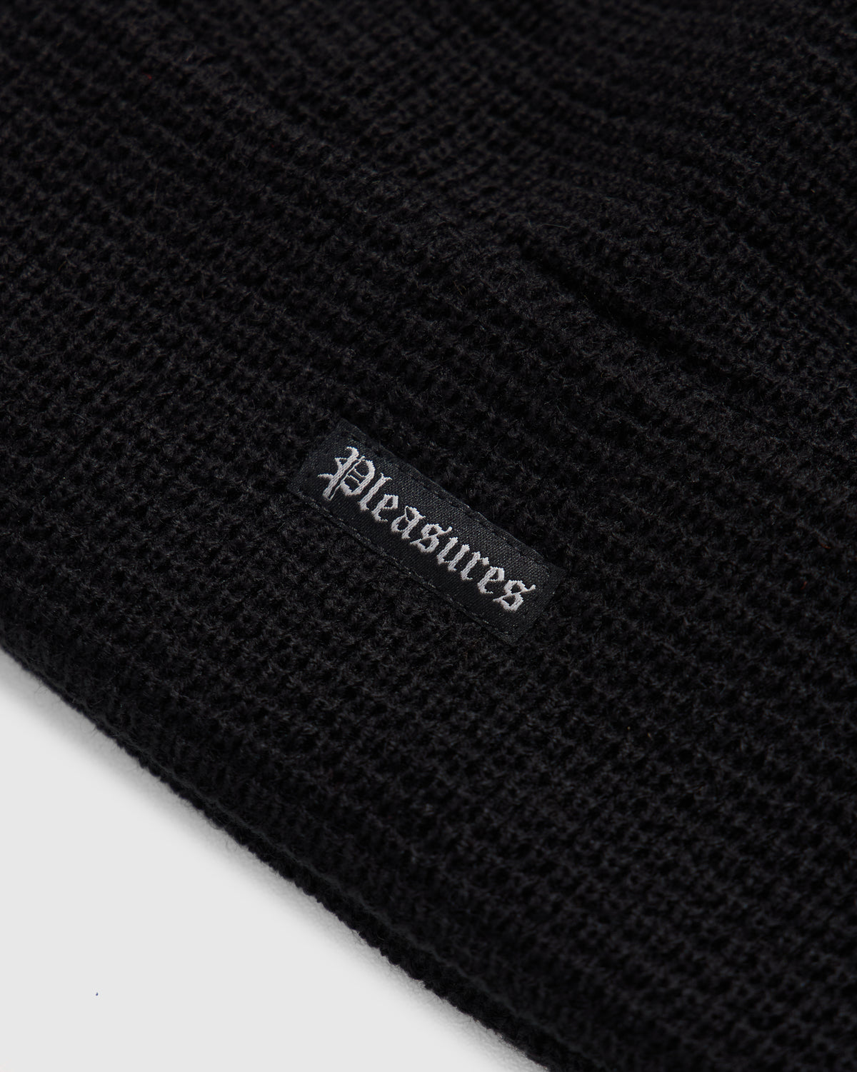 Pleasures Old E Waffle Beanie in Black Homme Essentials