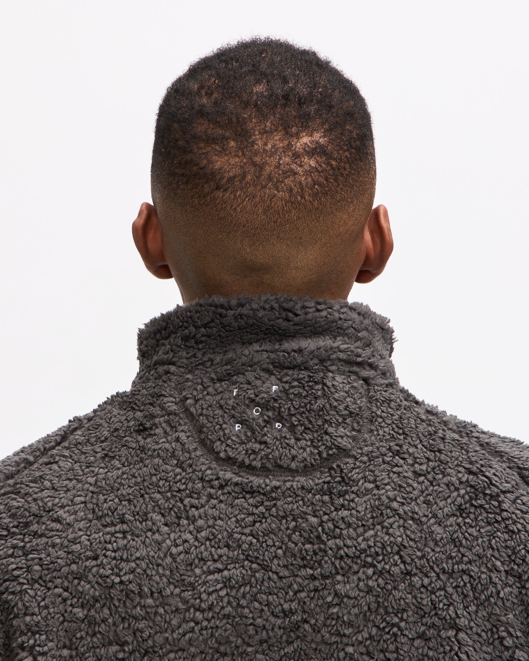 Pop Trading Company Arch Halfzip Fleece in Charcoal Homme Essentials
