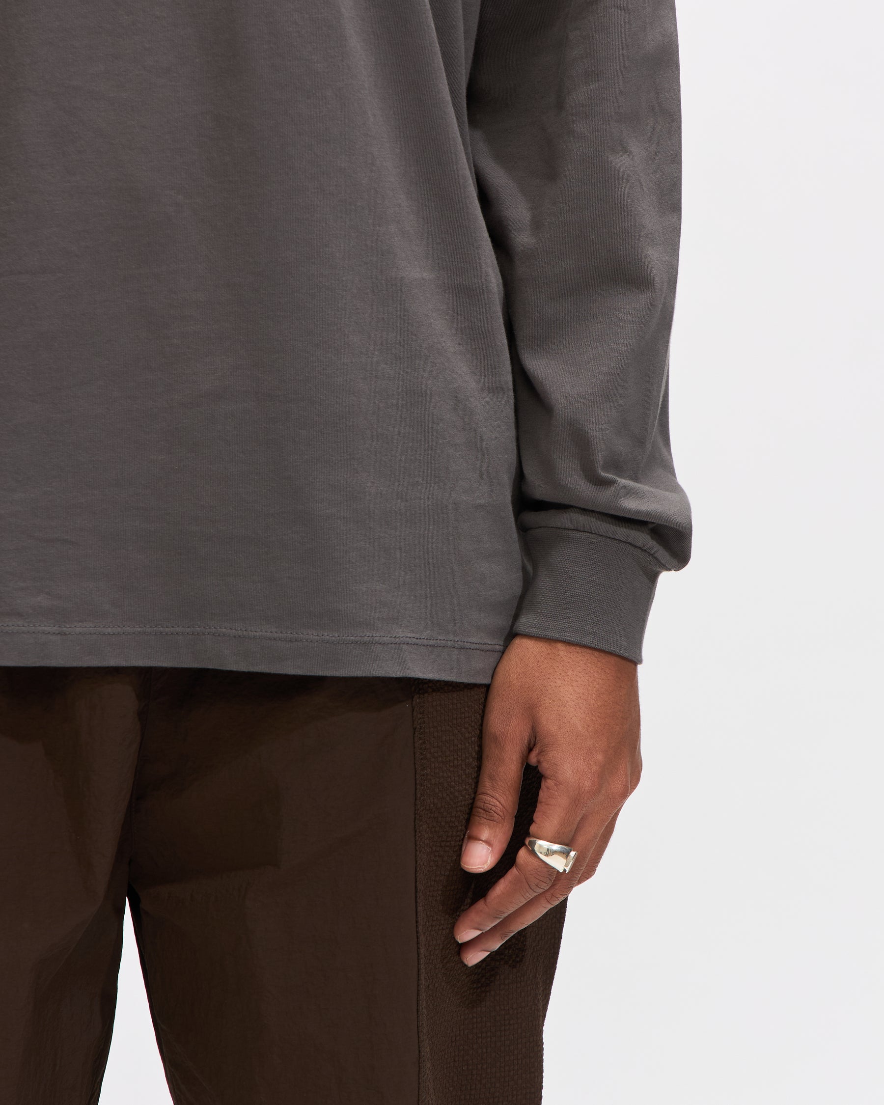 Pop Trading Company Logo Longsleeve T-Shirt in Charcoal Homme Essentials