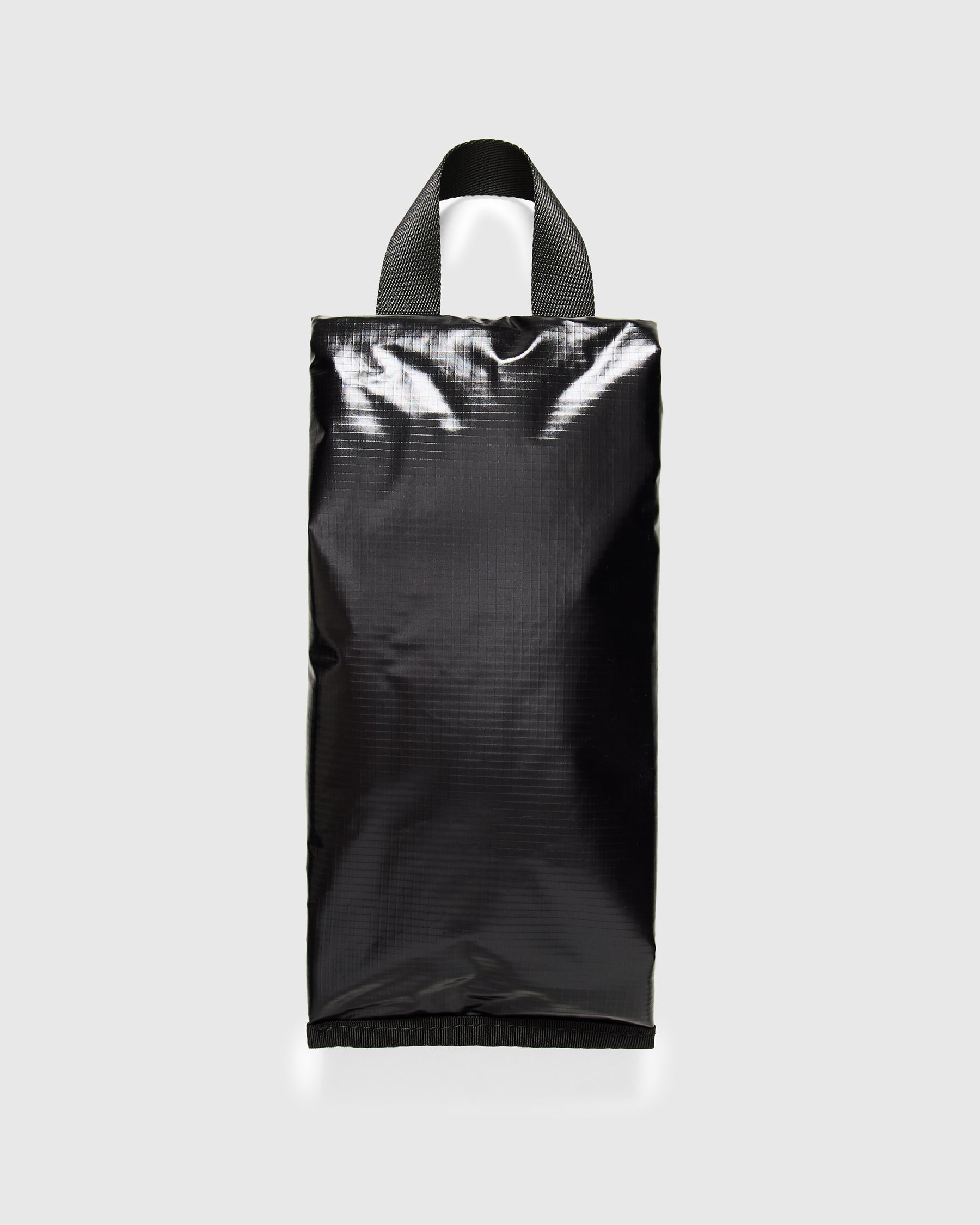 Rains Sibu Wash Bag in Black Homme Essentials