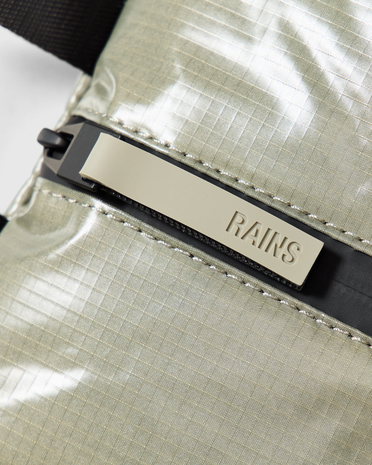 Rains Sibu Wash Bag in Drift Homme Essentials