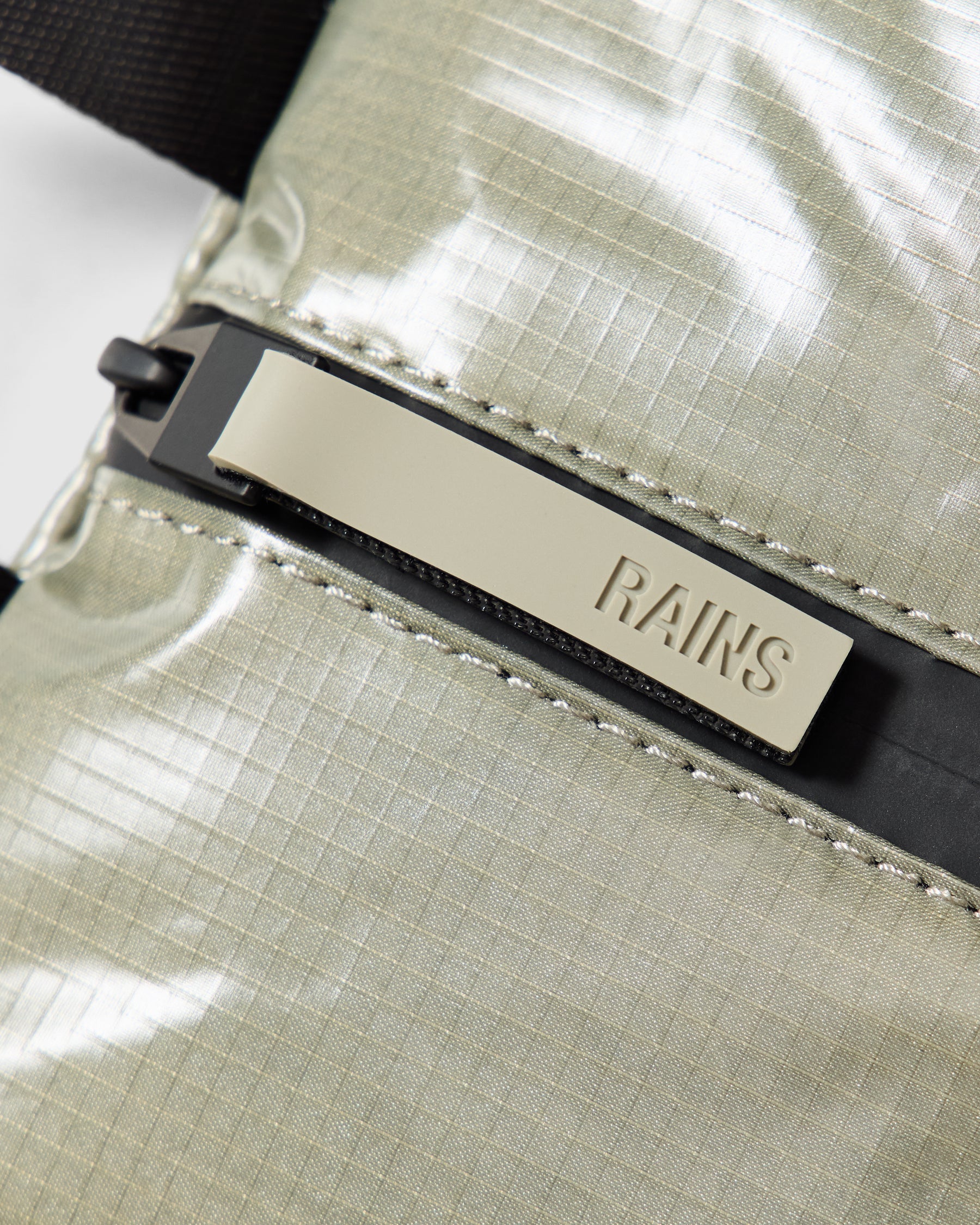 Rains Sibu Wash Bag in Drift Homme Essentials