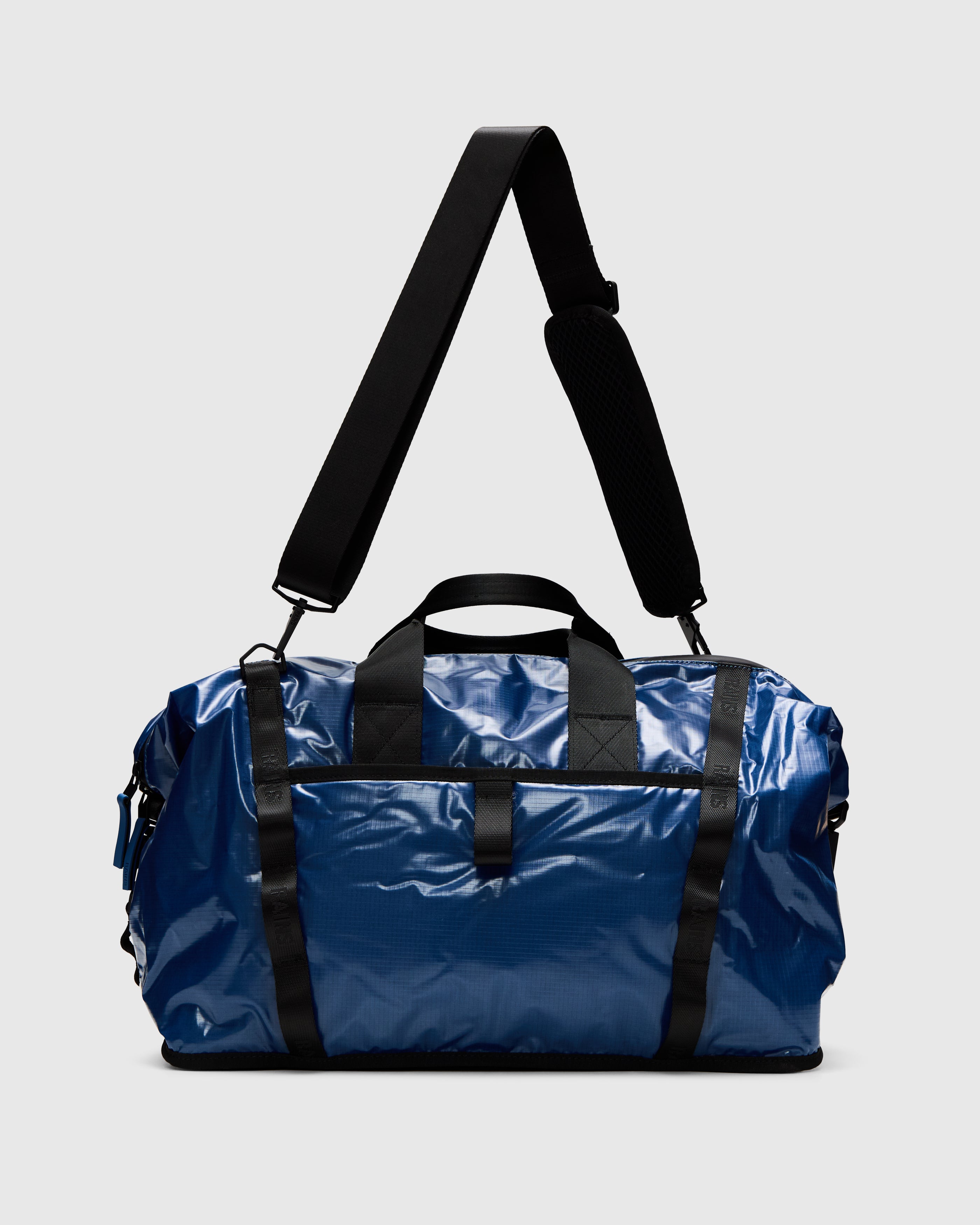 Rains Sibu Weekend Bag in Pulse| Homme Essentials