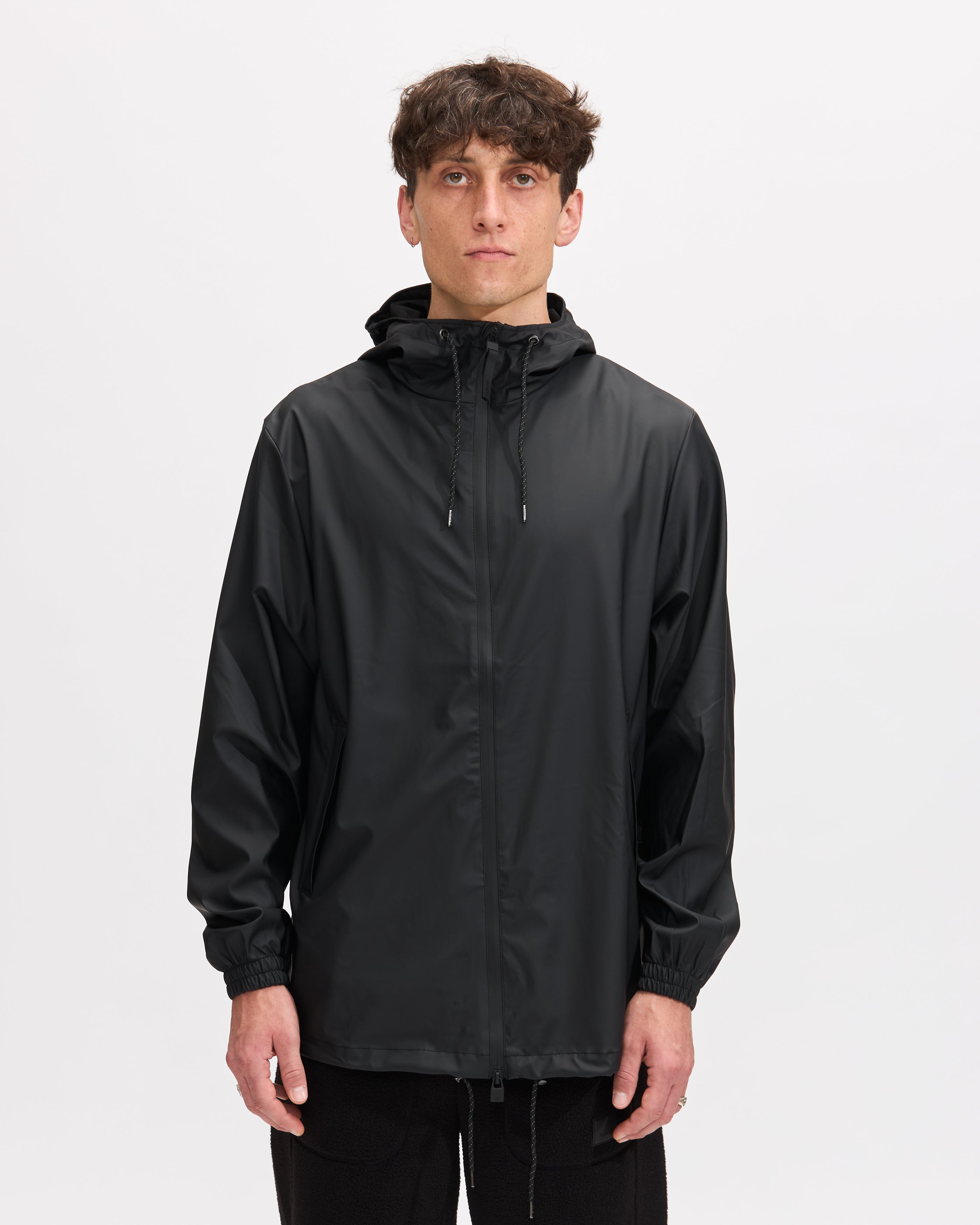 Rains Storm Breaker in Black Homme Essentials