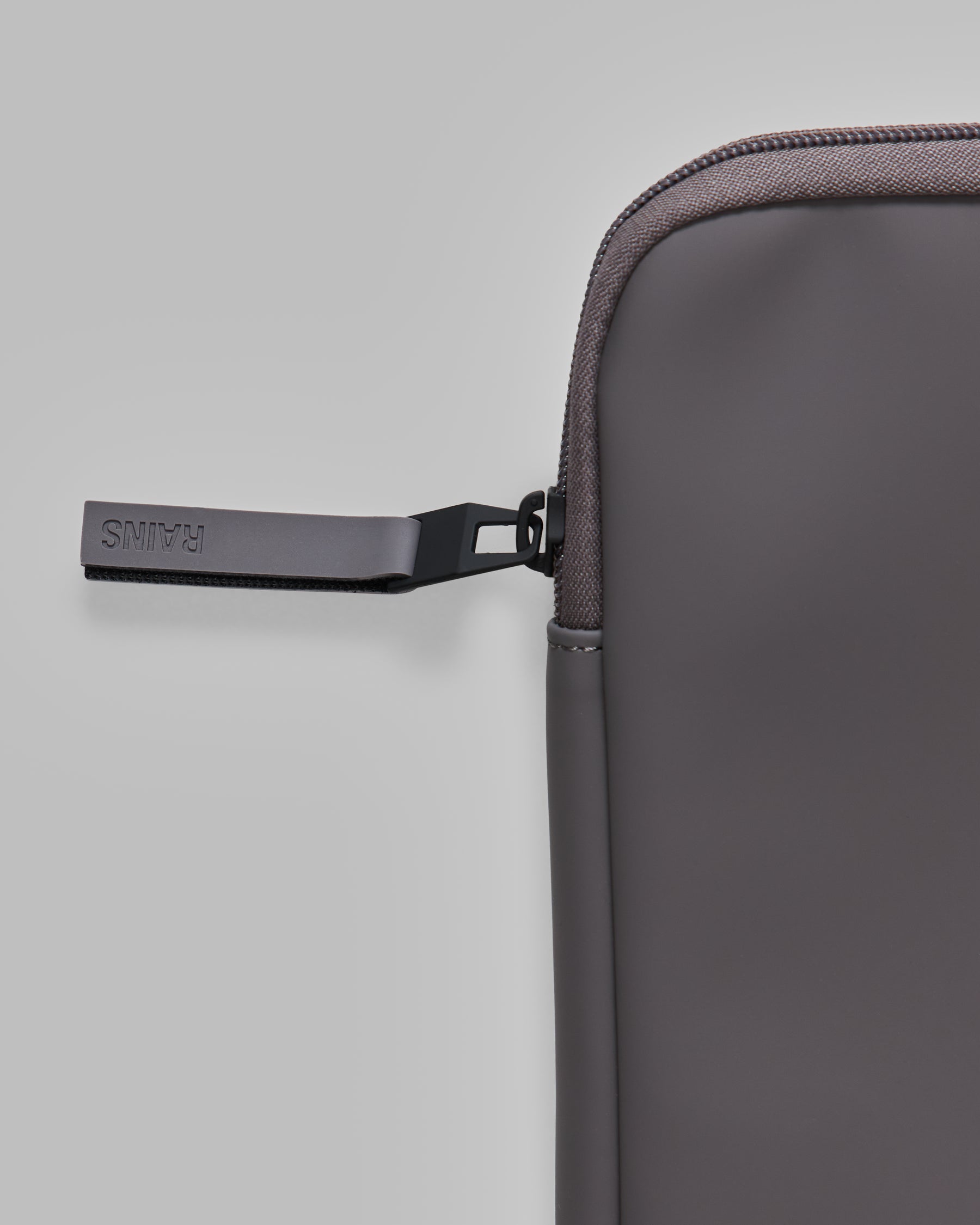 Rains Trail Laptop Case 13"/14" in Grey Homme Essentials