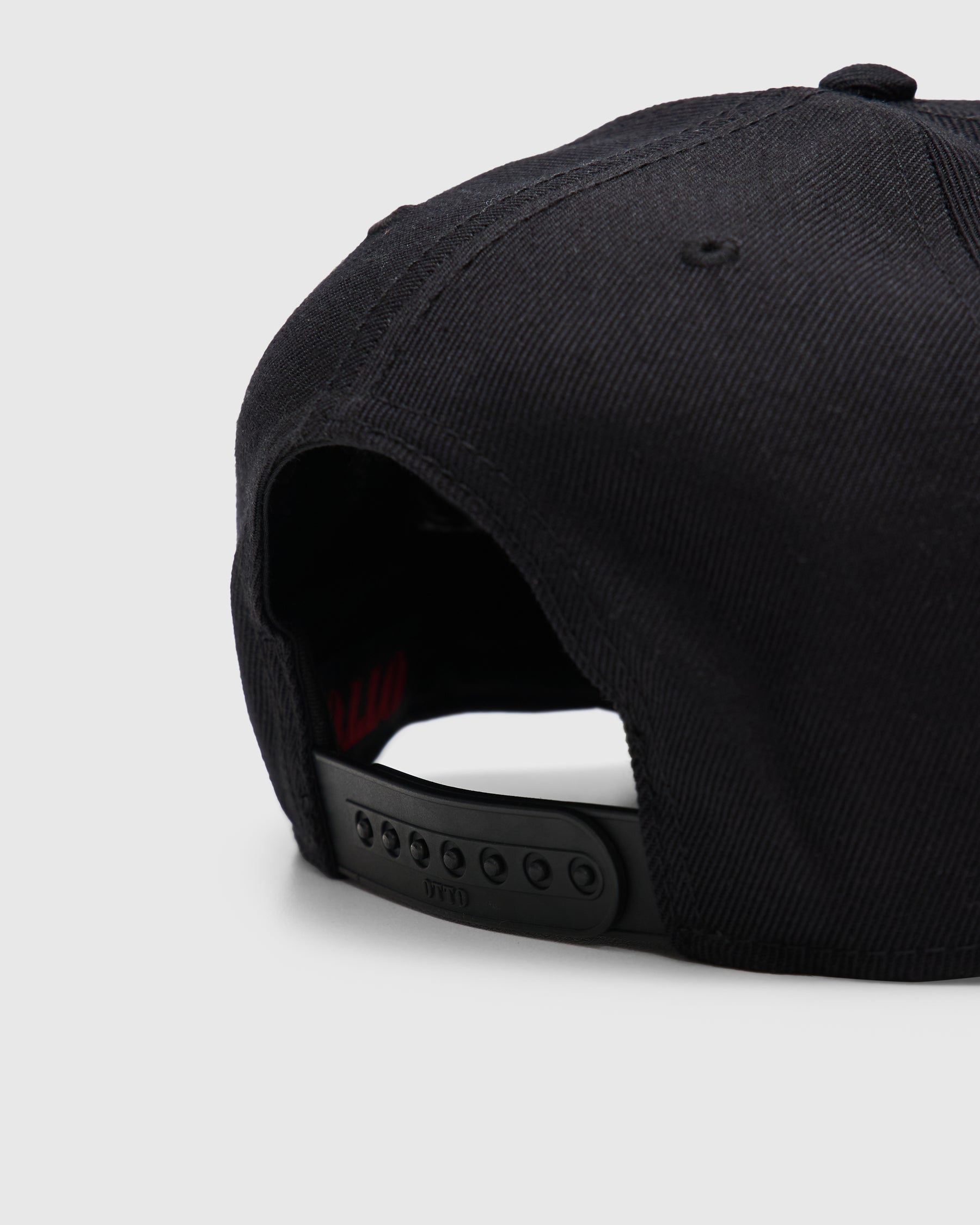 South2 West8 S&T Embroidered Baseball Cap in Black Homme Essentials