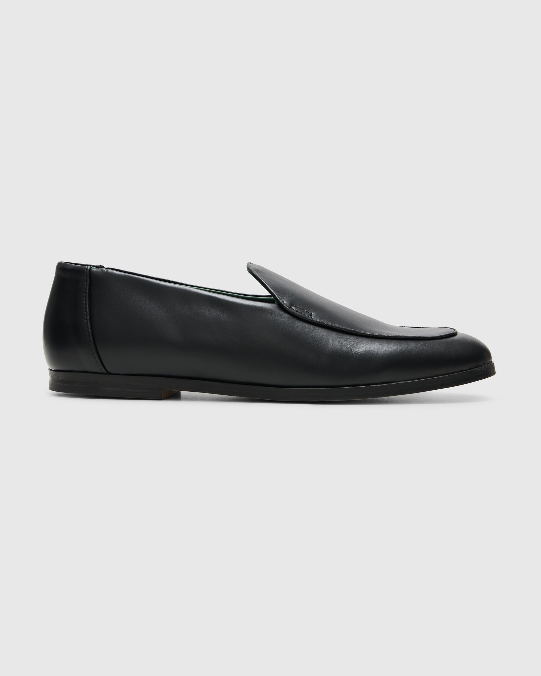 Vinny's Belgee Loafer in Black Homme Essentials