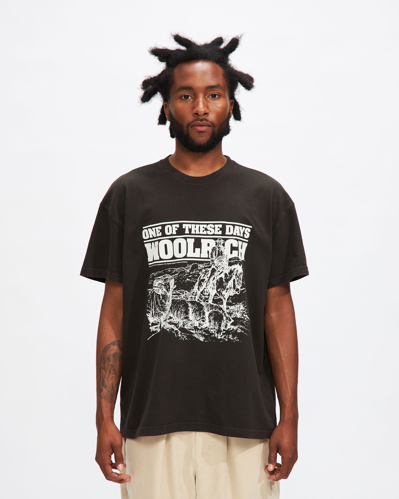Woolrich Graphic Tee in Washed Black