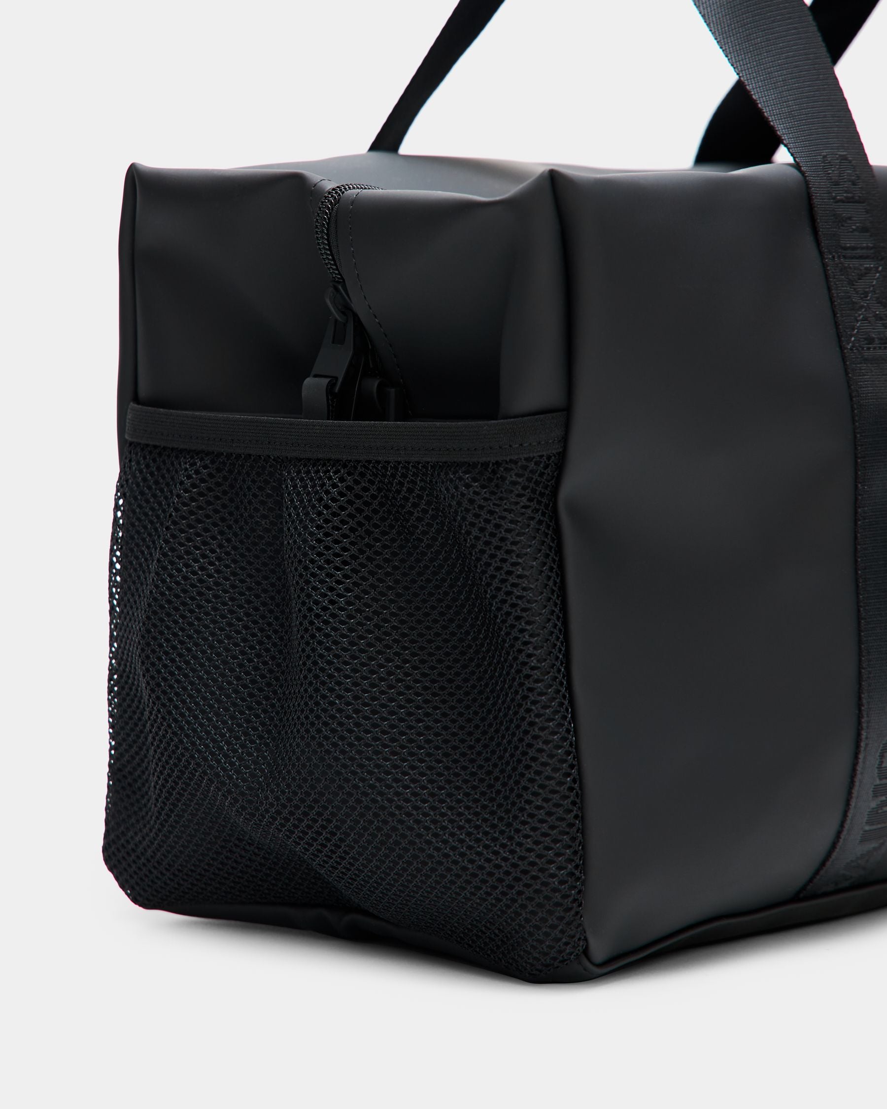 Trail Gym Bag in Black