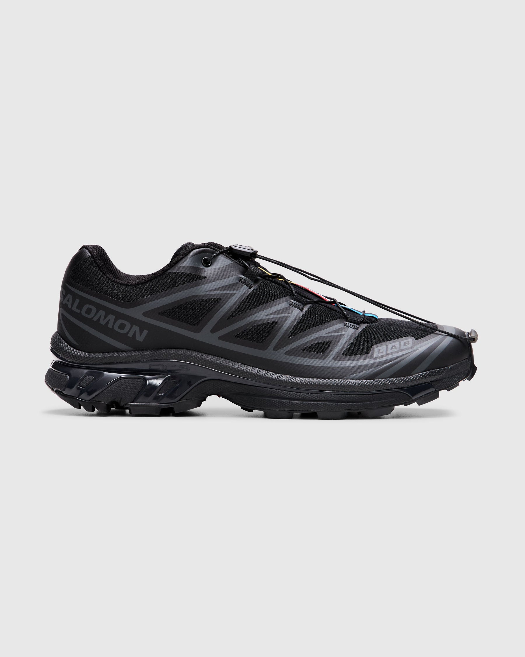 XT-6 in Black/Black/Phantom
