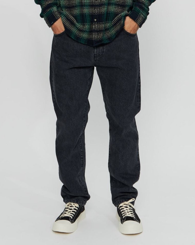 5 Pocket Jean in Washed Black
