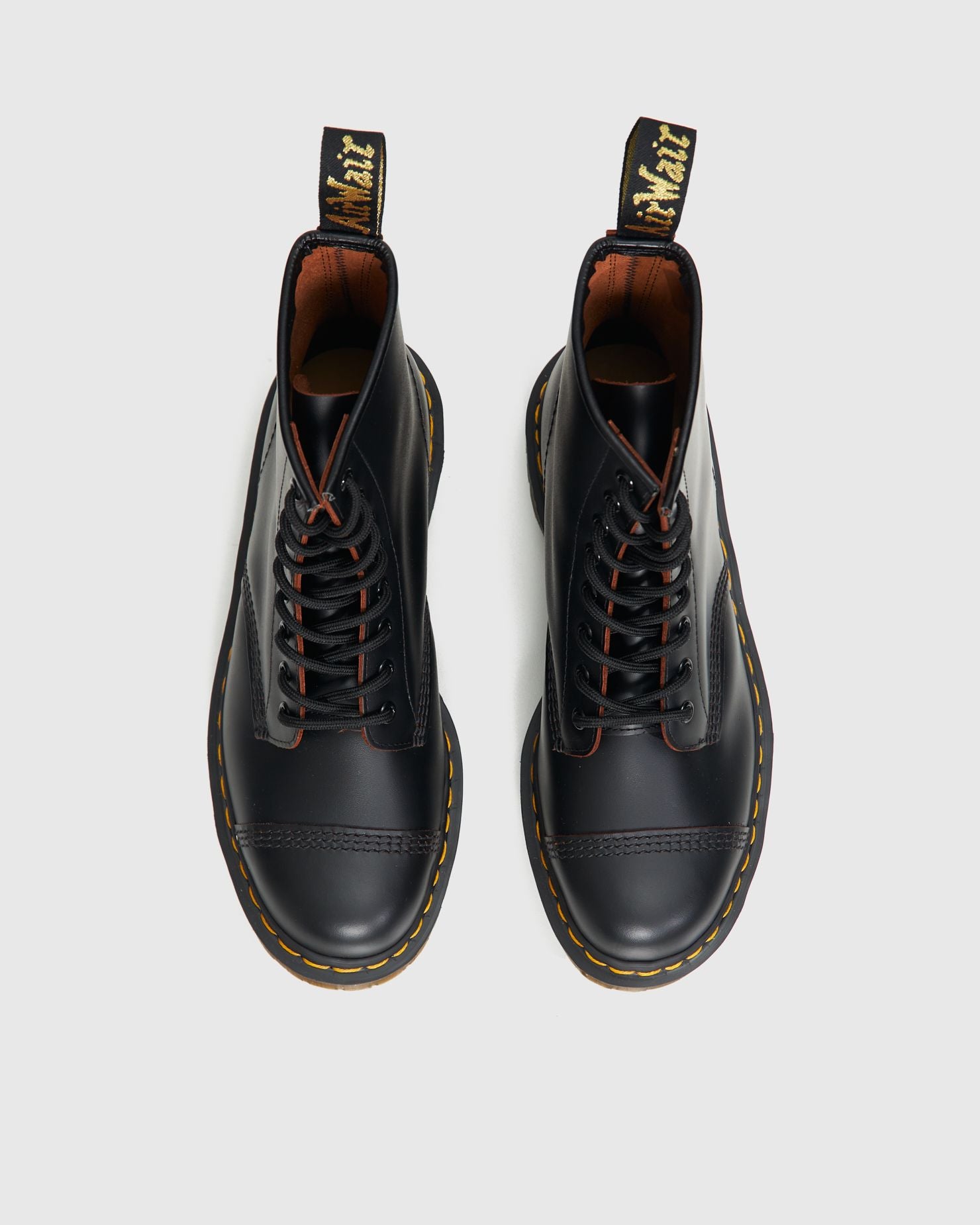 1460 Bex Toe Cap Boots in Black Quilon