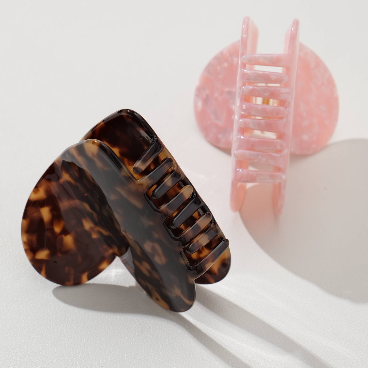 Big Heart Claw Clip in Tortoise