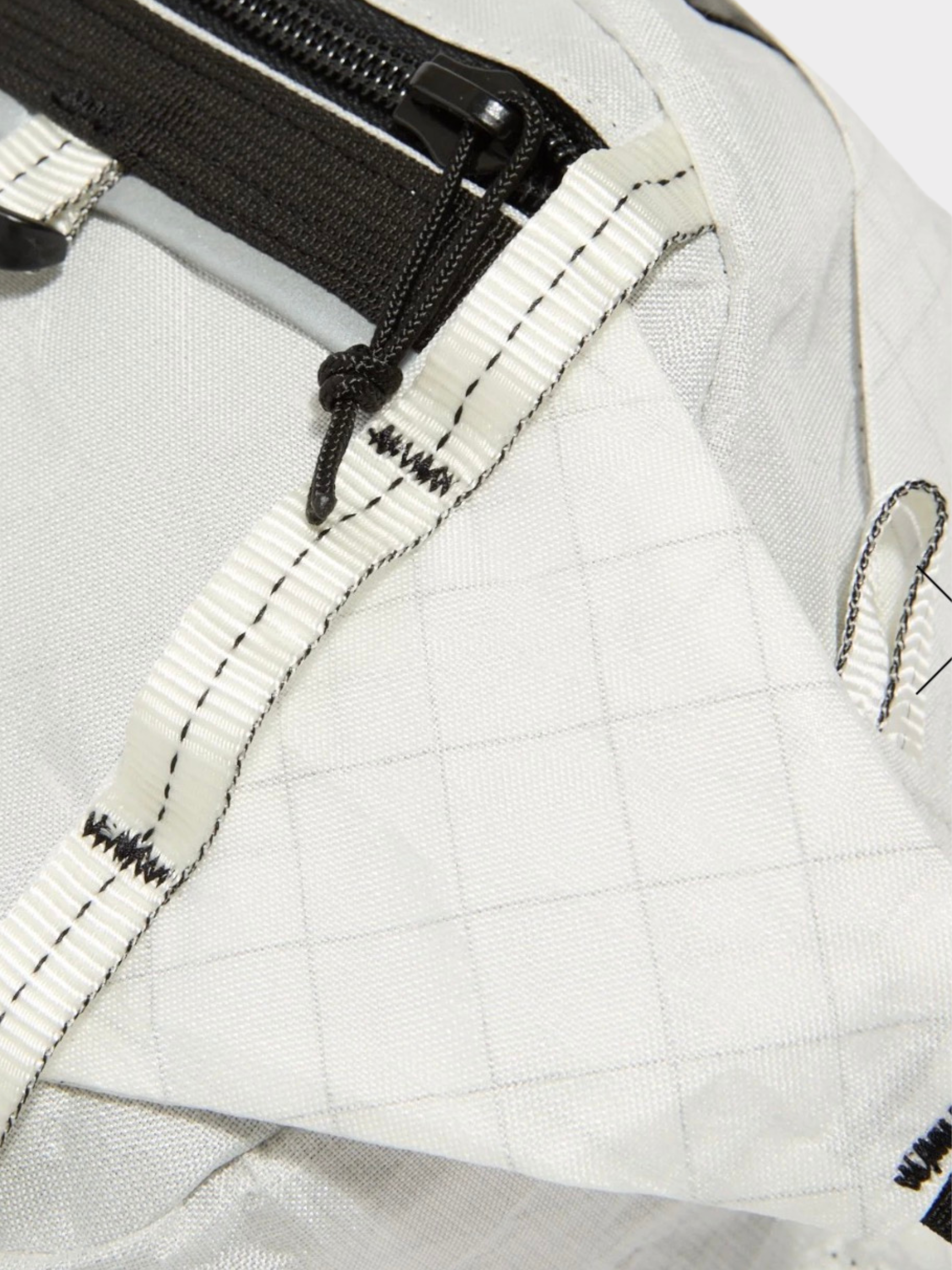 Lumbar Pack in White Dynema