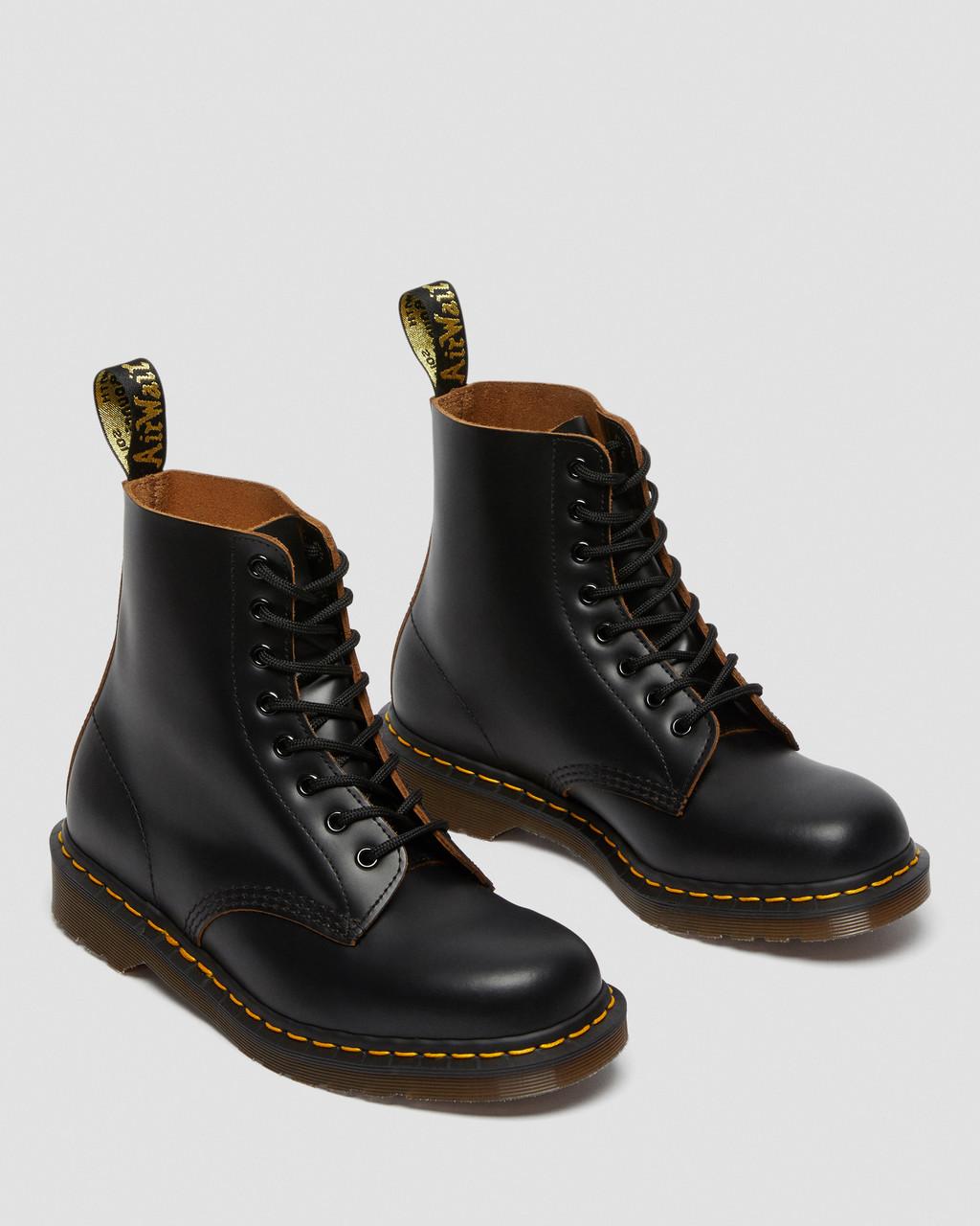 1460 Vintage Lace Up Boots in Black Quilon
