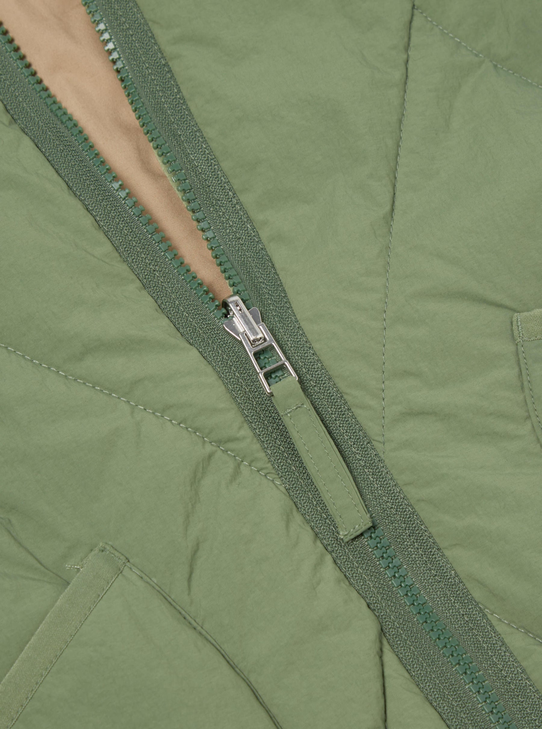 Reversible Military Liner Jacket in Green/Sand Diamond Quilt Recycled Nylon