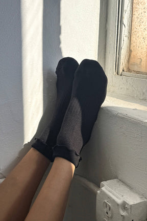 Ruffled Hugger Crew Socks in Black