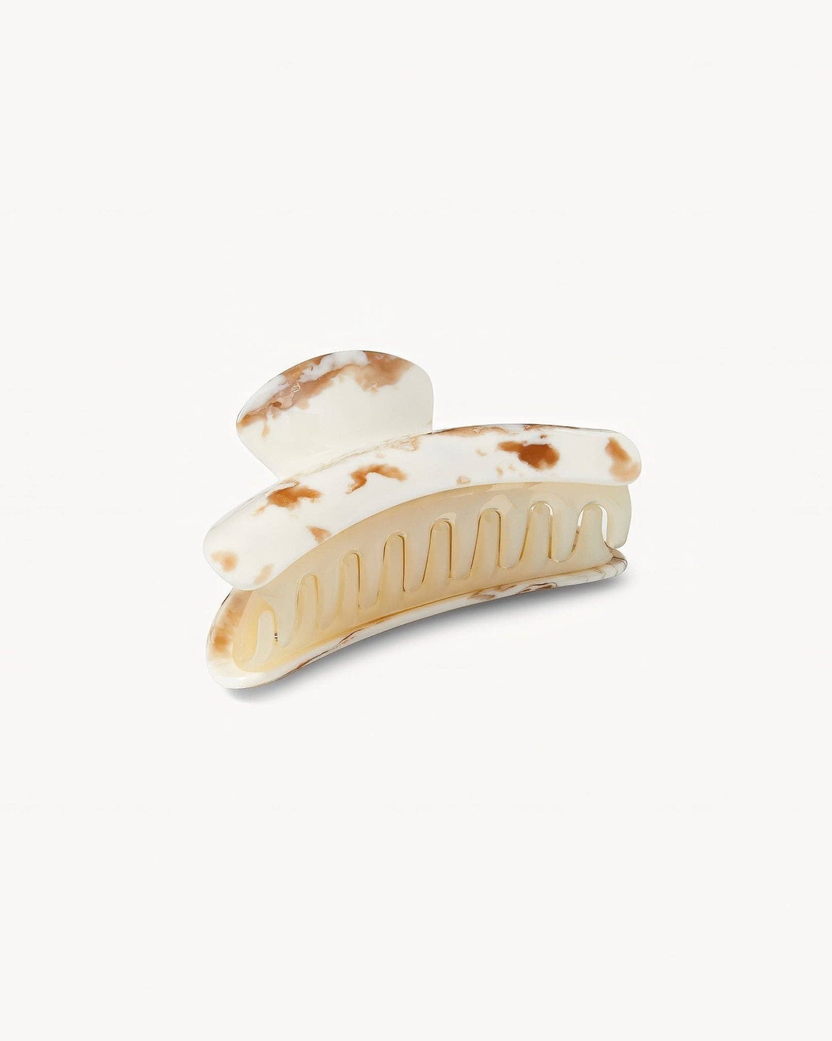 Grande Heirloom Claw in Dune