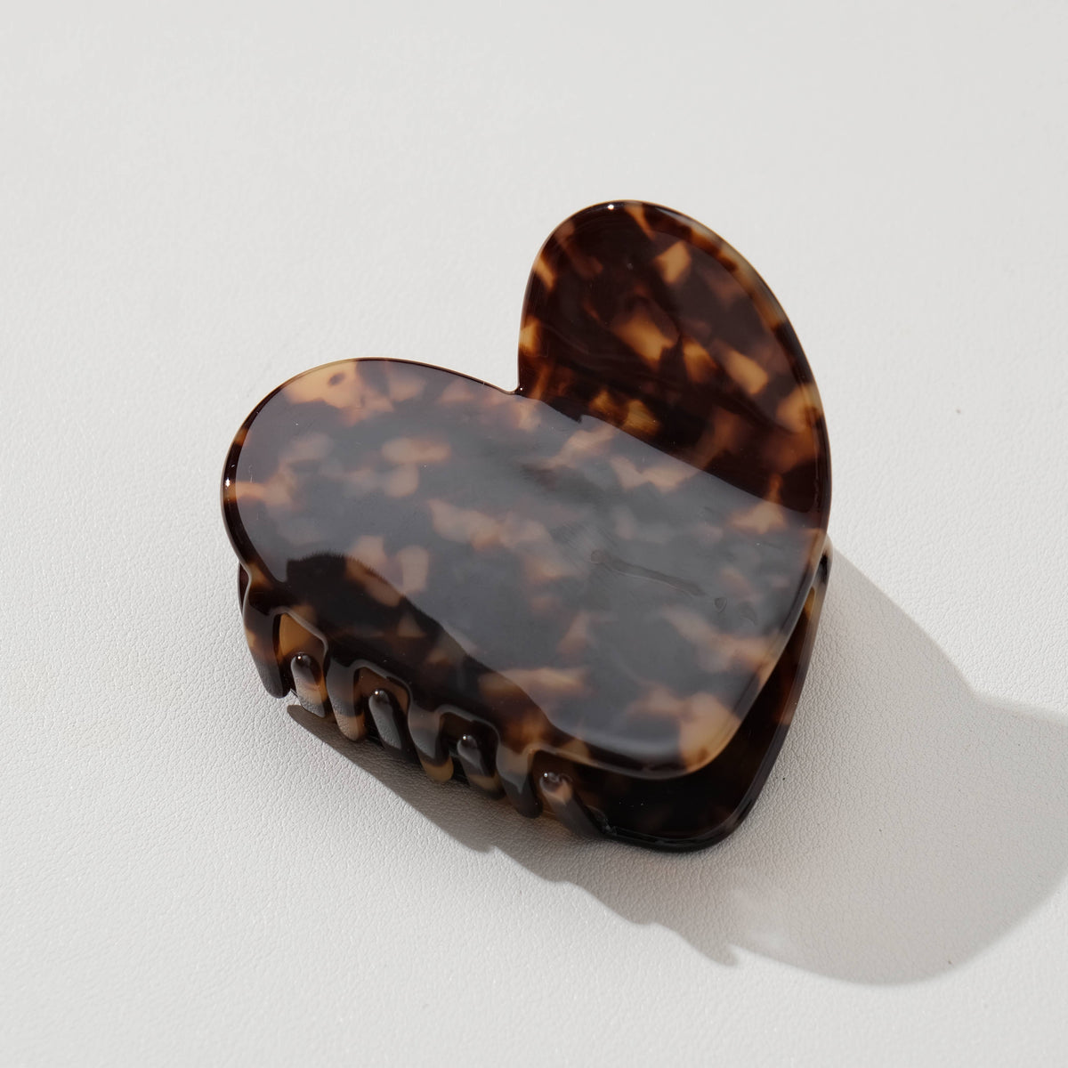Big Heart Claw Clip in Tortoise