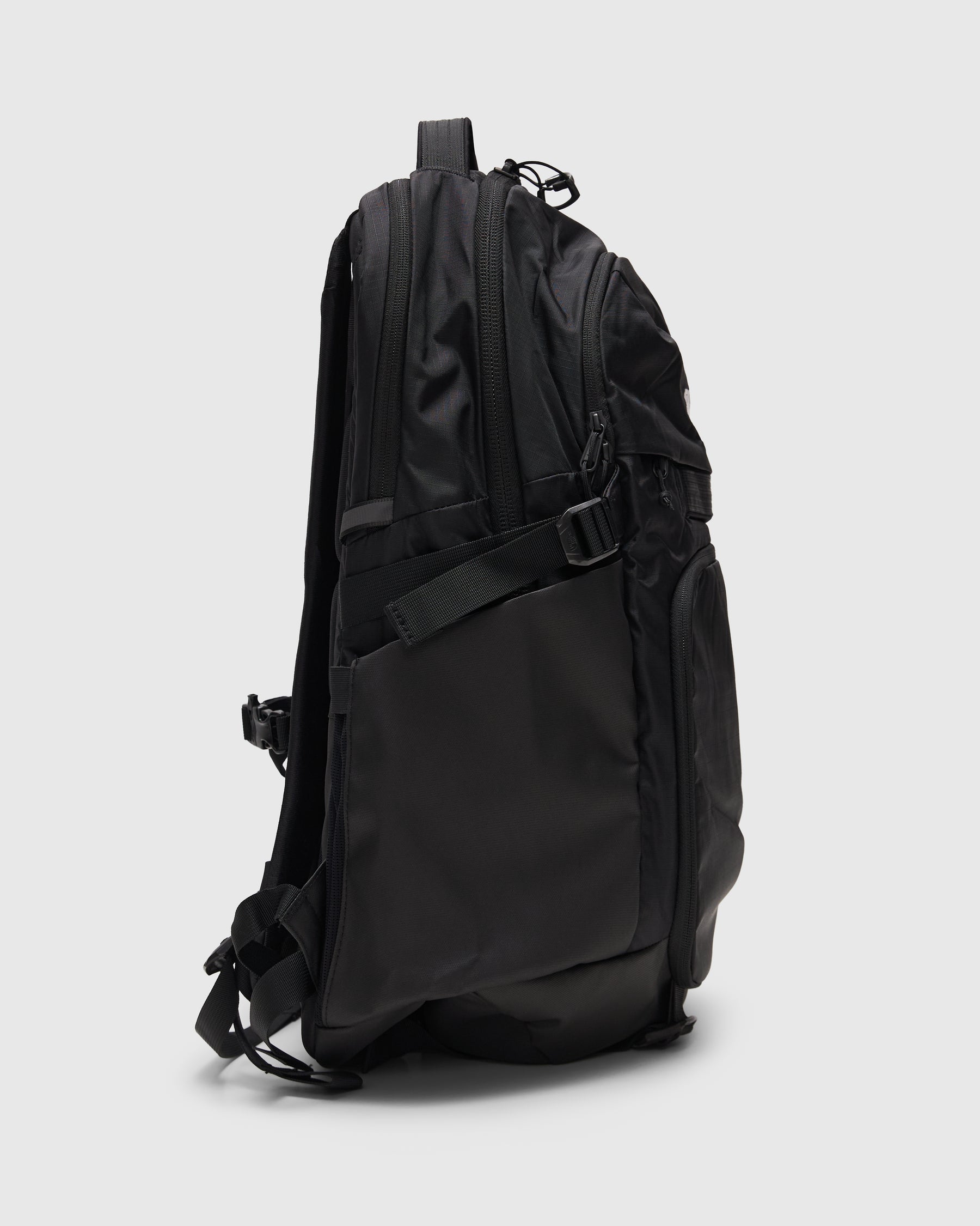 Router Backpack in TNF Black / TNF Black