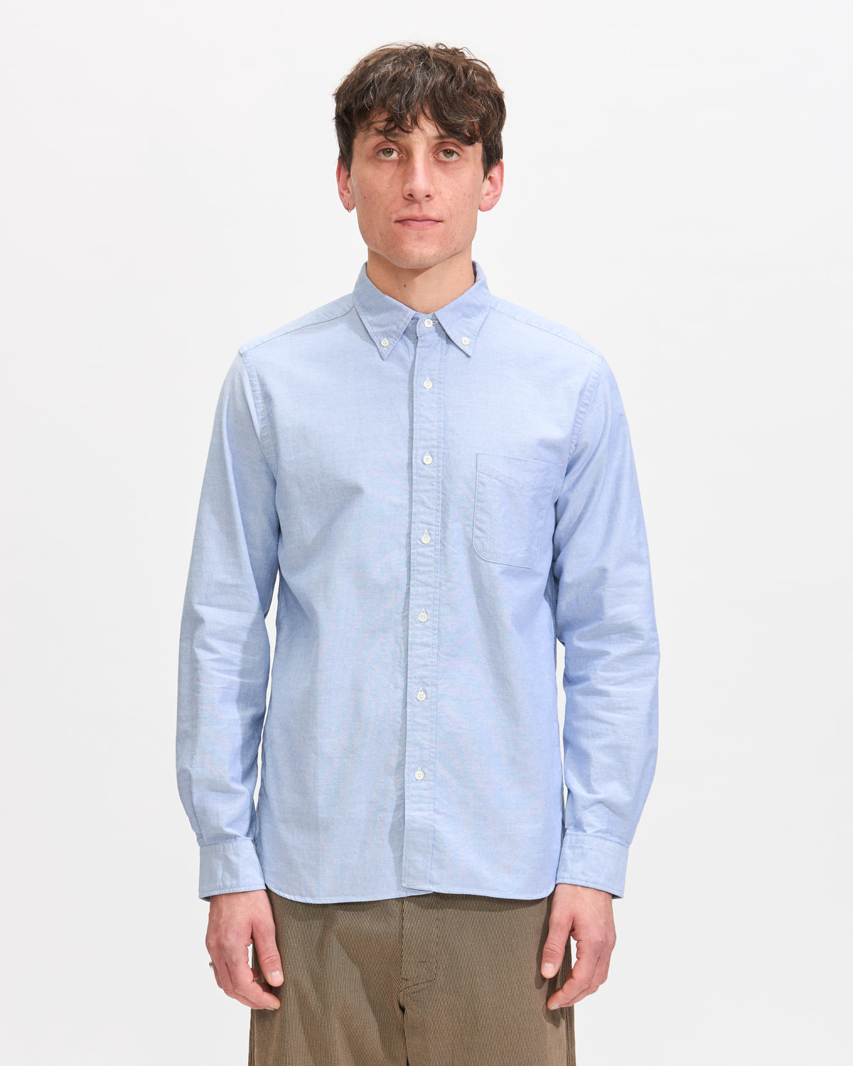 Beams Plus B.D. Oxford in Blue Homme Essentials 