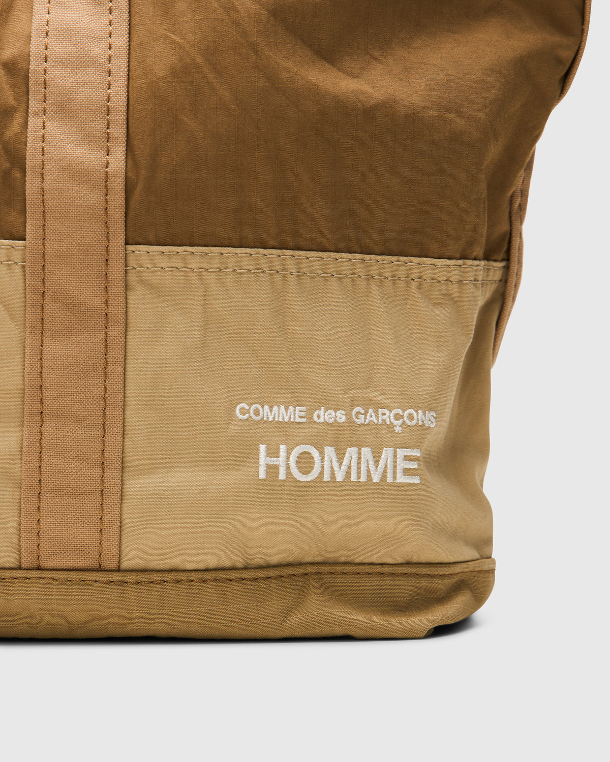 Comme des Garçons Homme Weekend Bag in Beige Homme Essentials 