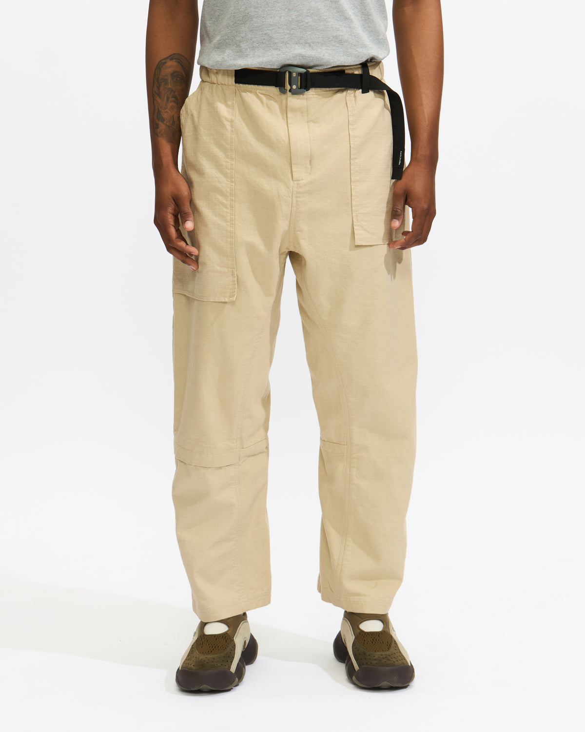 Earth/Studies MP-103 Field Pant in Dried Sage Homme Essentials 
