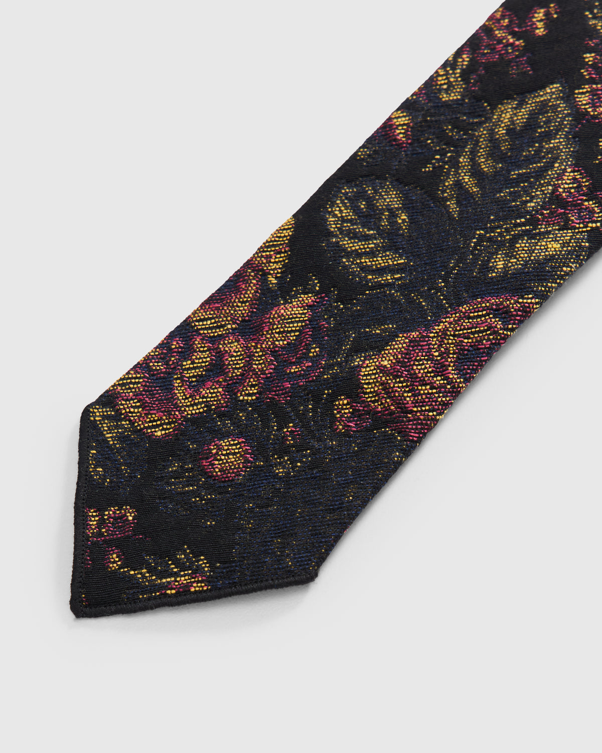 Engineered Garments Neck Tie in Black/Gold CP Floral Jacquard Homme Essentials