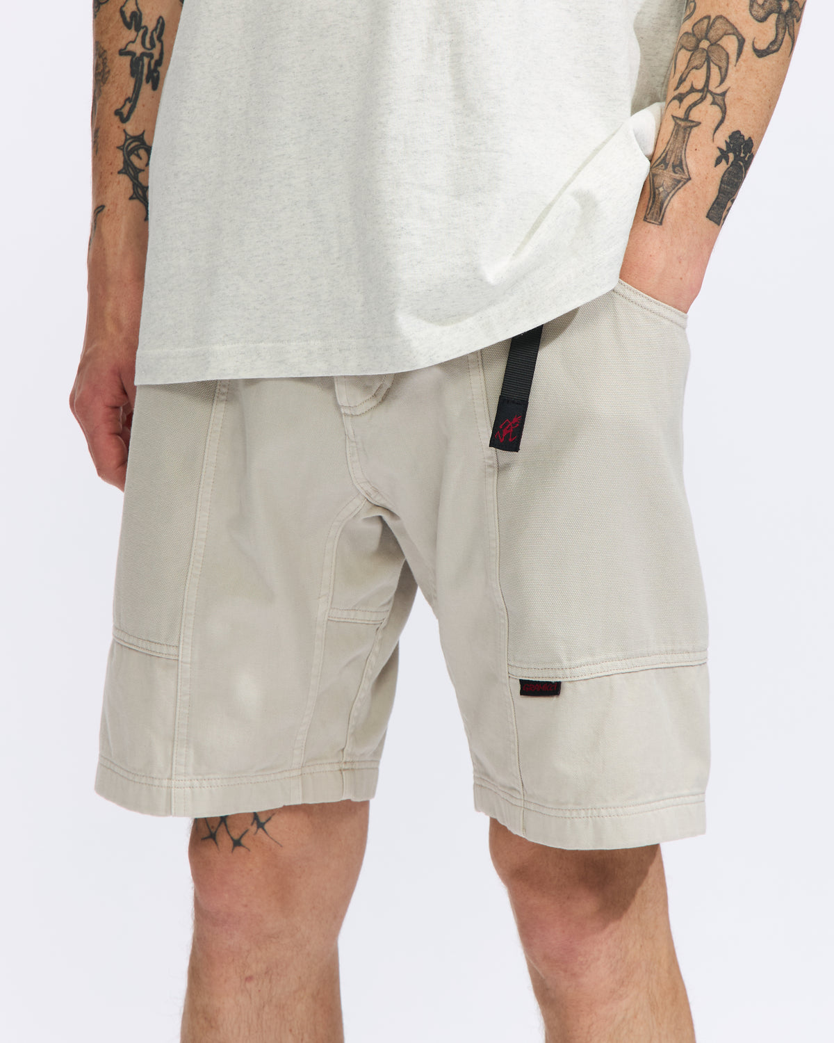 Gramicci Gadget Short in Dune Pigment Homme Essentials 