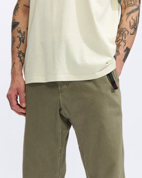 Gramicci Pant Straight Fit in Herb Pigment Homme Essentials 