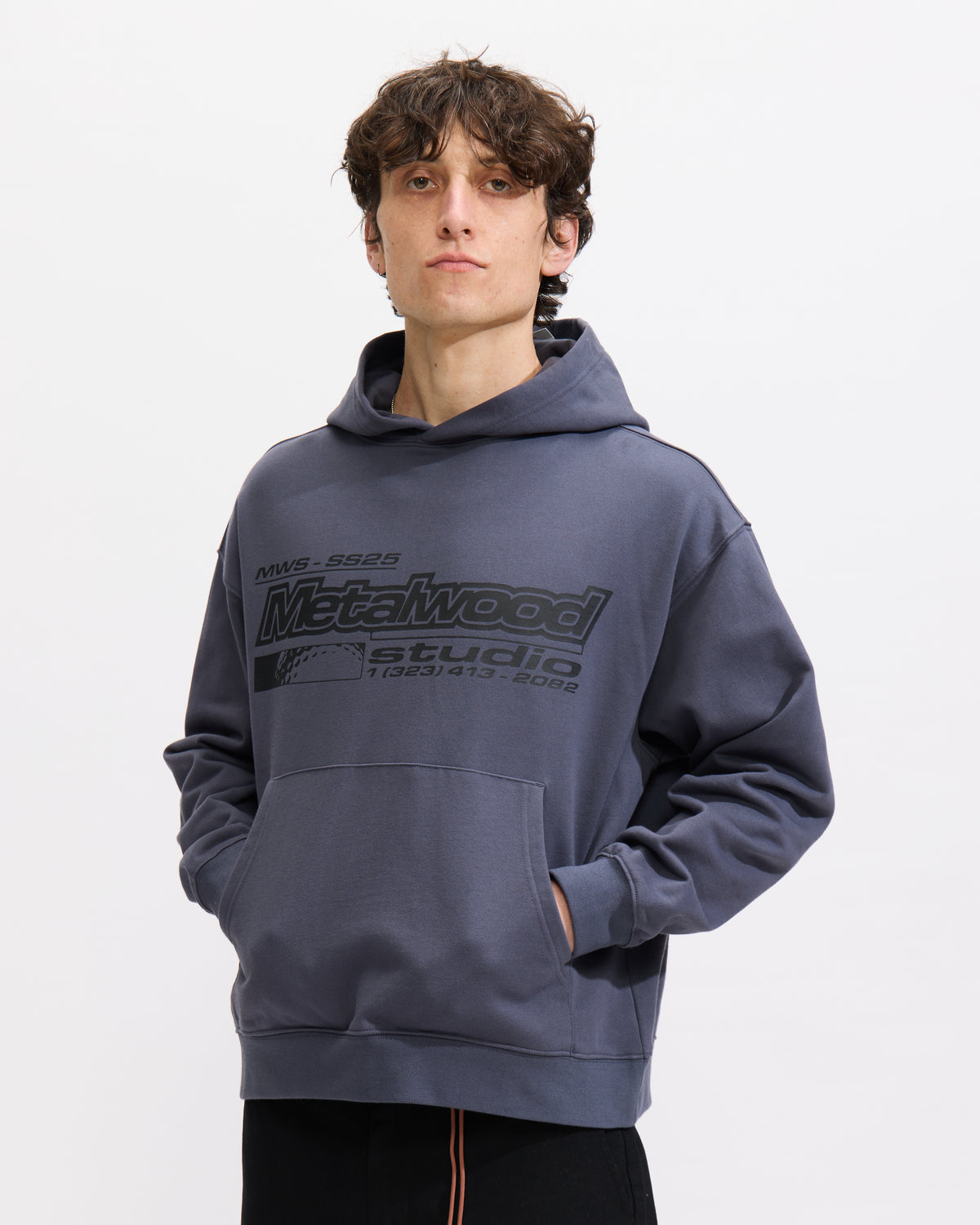 Metalwood Studio La Brea Shop Hooded Sweatshirt in Gunmetal Homme Essentials 