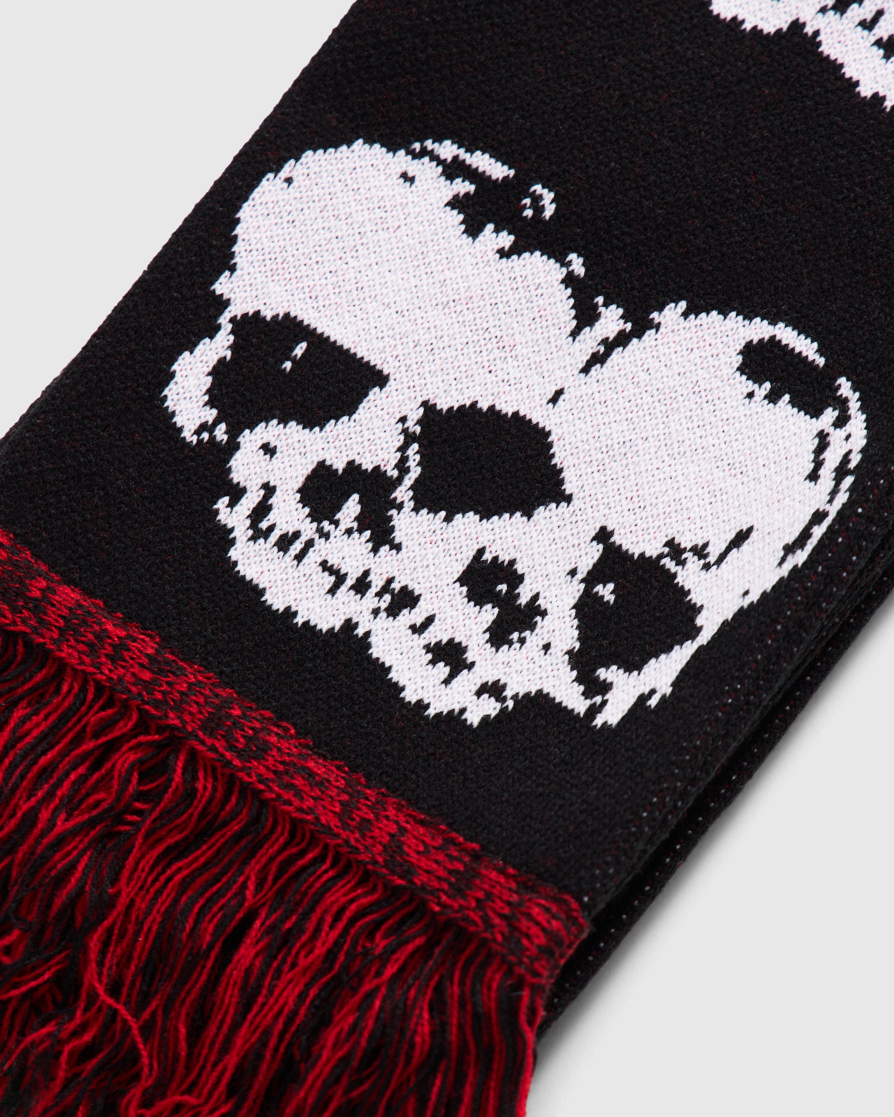 Pleasures Skull Scarf in Black Homme Essentials 