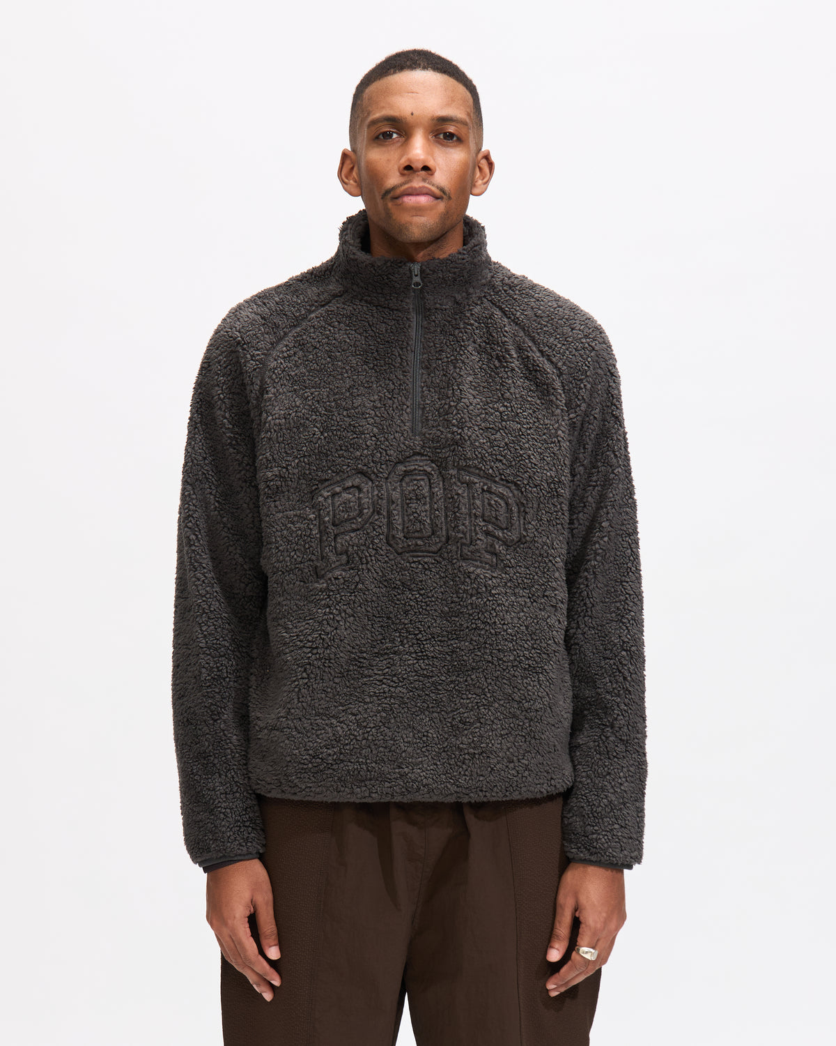 Pop Trading Company Arch Halfzip Fleece in Charcoal Homme Essentials 