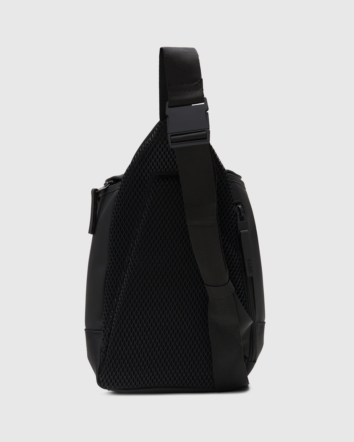 Trail Sling Bag in Black