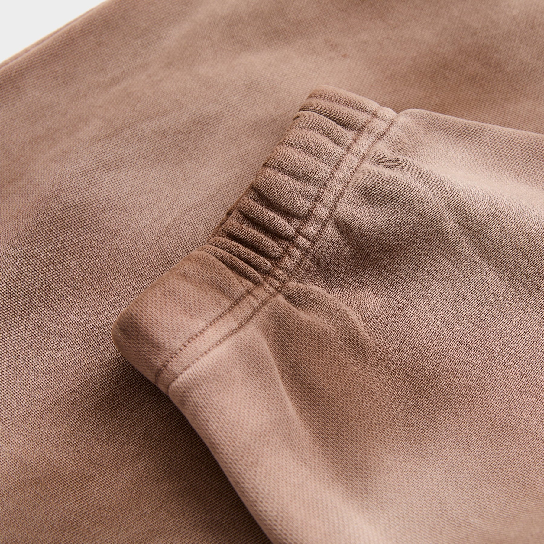 Mineral Wash Sweatpants in Mocha