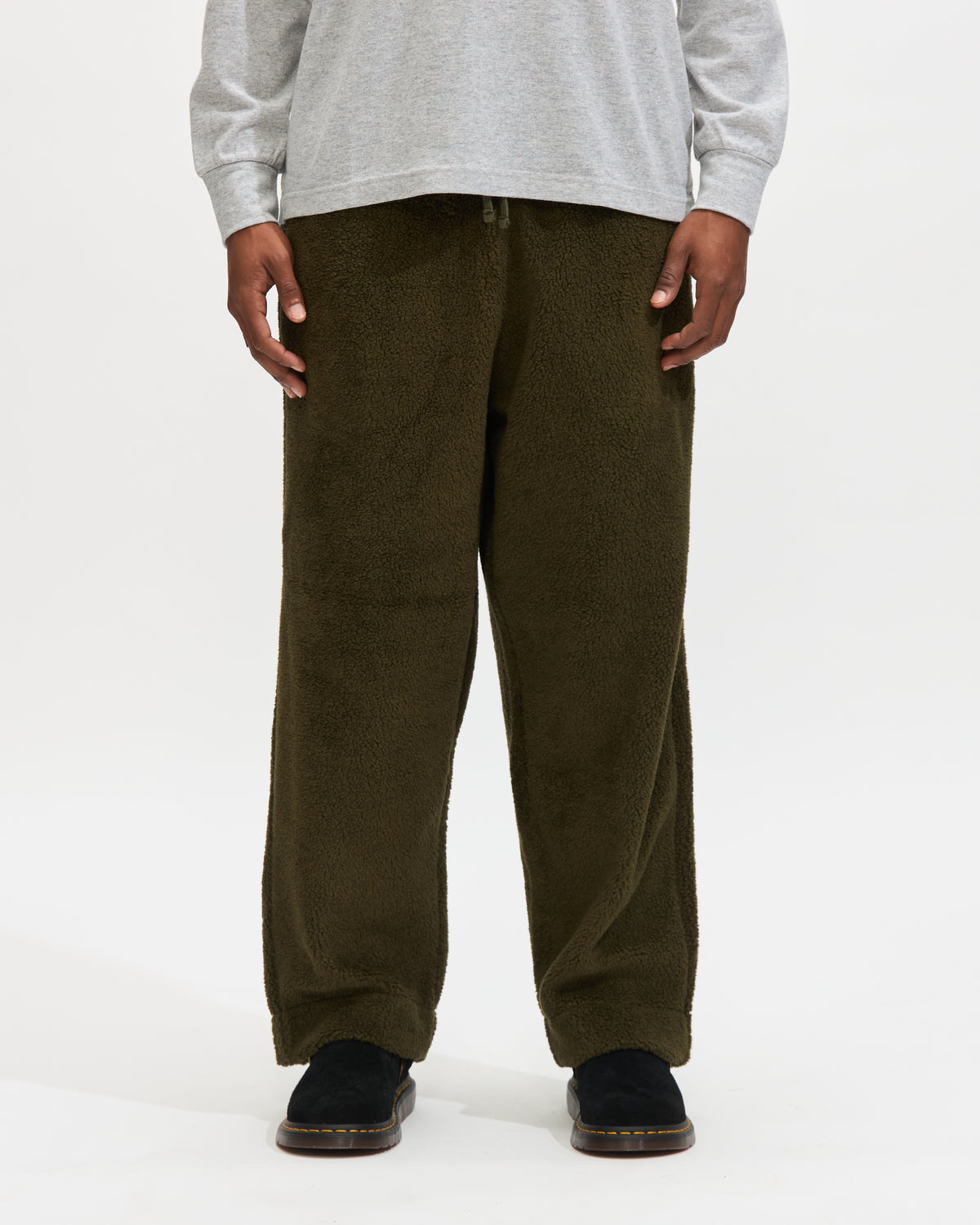 Universal Works Judo Pant in Olive Mountain Fleece Homme Essentials 