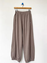 Balloon Pants in Mushroom