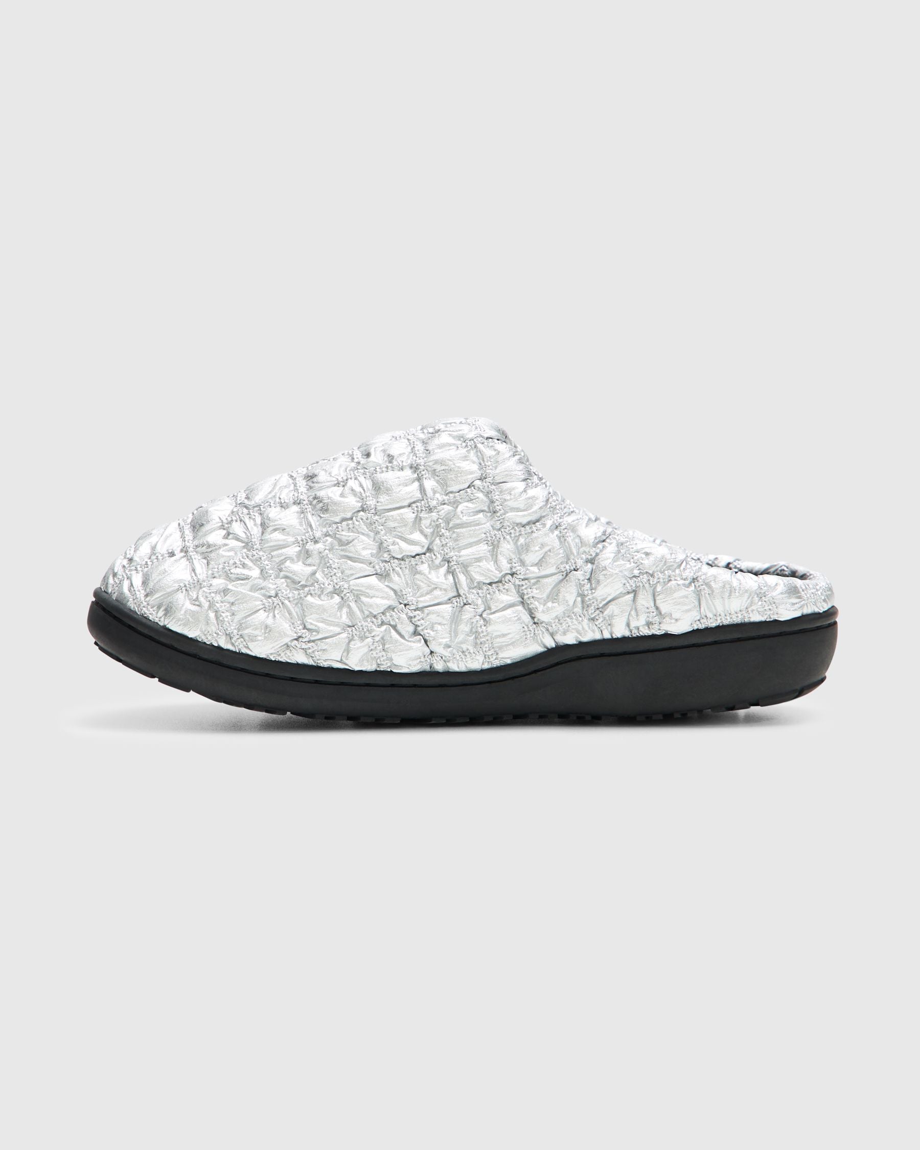 Subu Slippers in Bumpy Silver