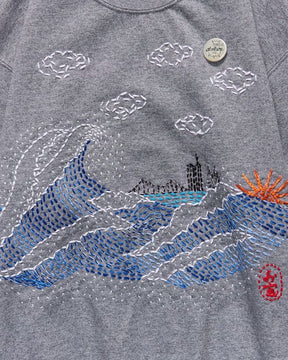 Hokusai Wave with NYC Skyline in Heather Grey