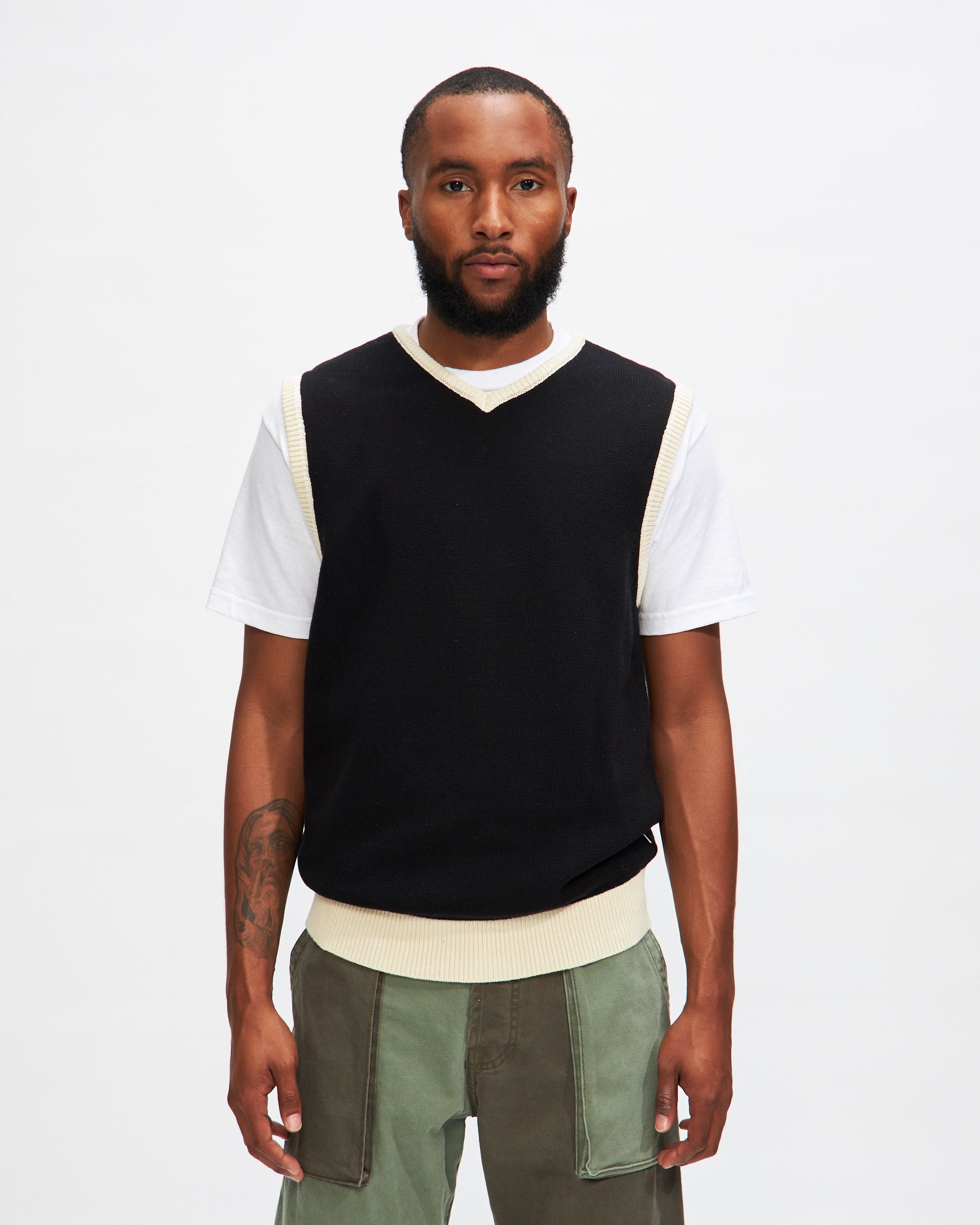 Knitted Sweater Vest in Black/ Cream